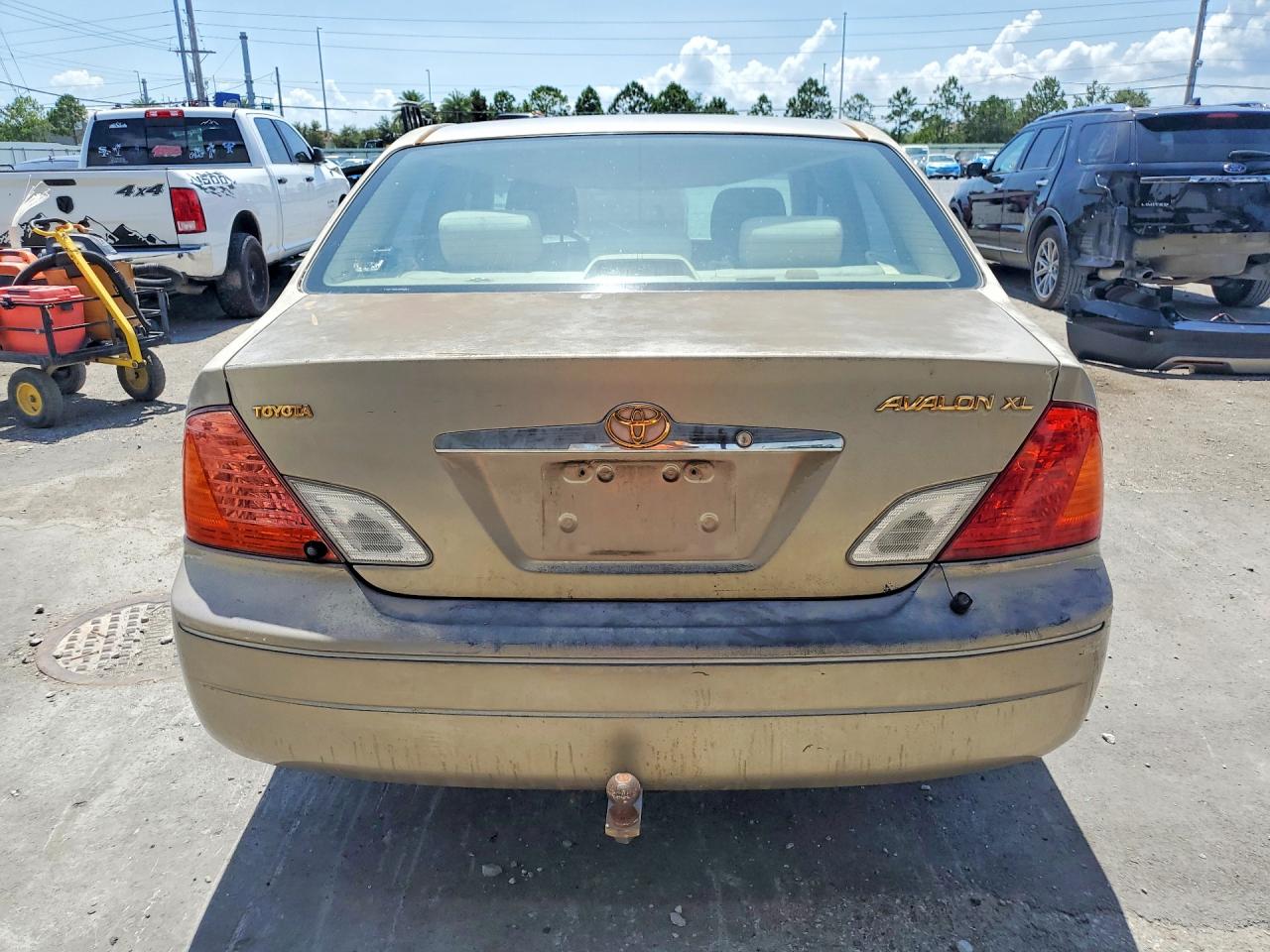 2000 Toyota Avalon Xl Gold vin: 4T1BF28B4YU090813