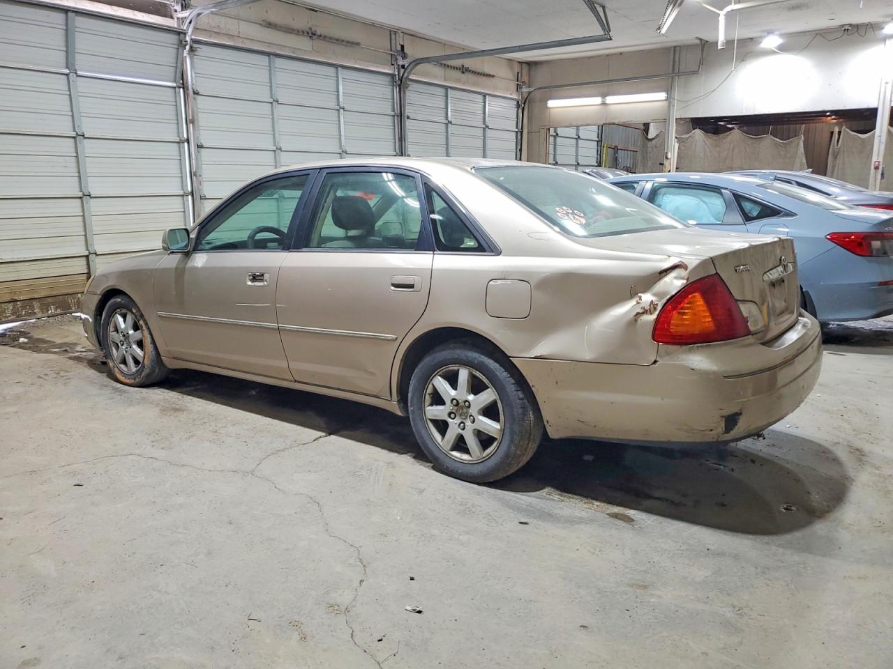 2002 Toyota Avalon Xls Gold vin: 4T1BF28B52U200162