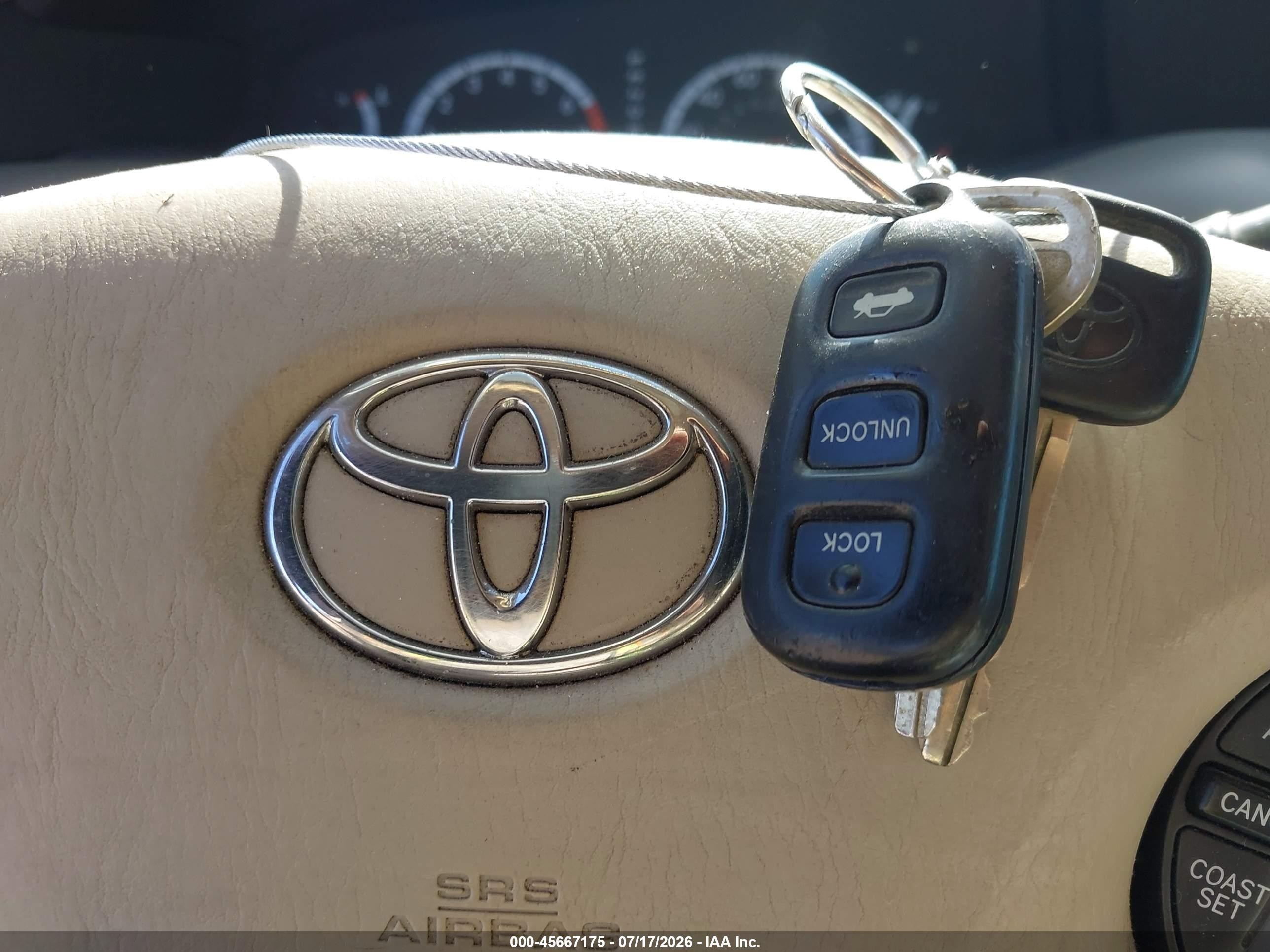 2002 Toyota Avalon Xl Бежевый vin: 4T1BF28B52U242220
