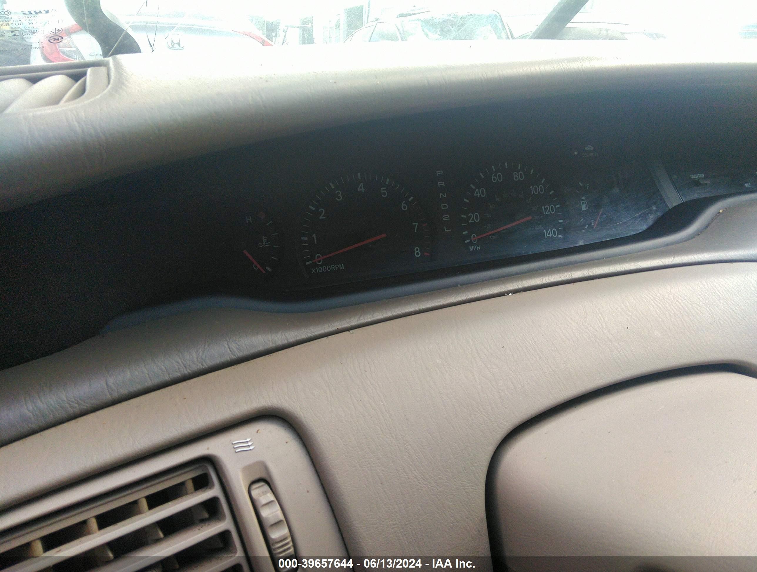 2003 Toyota Avalon Xls Золотой vin: 4T1BF28B53U336034