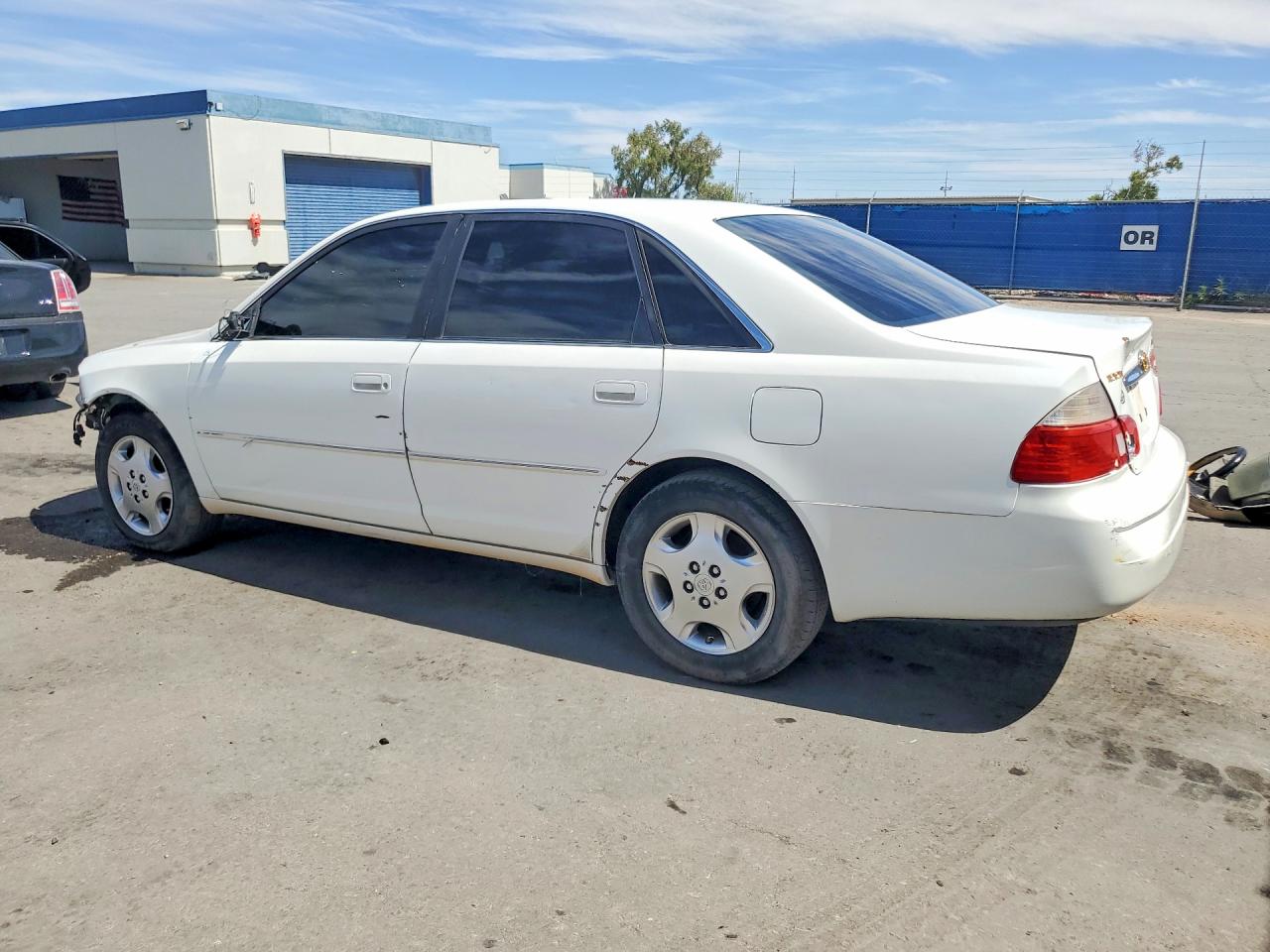 2004 Toyota Avalon Xls White vin: 4T1BF28B64U347612
