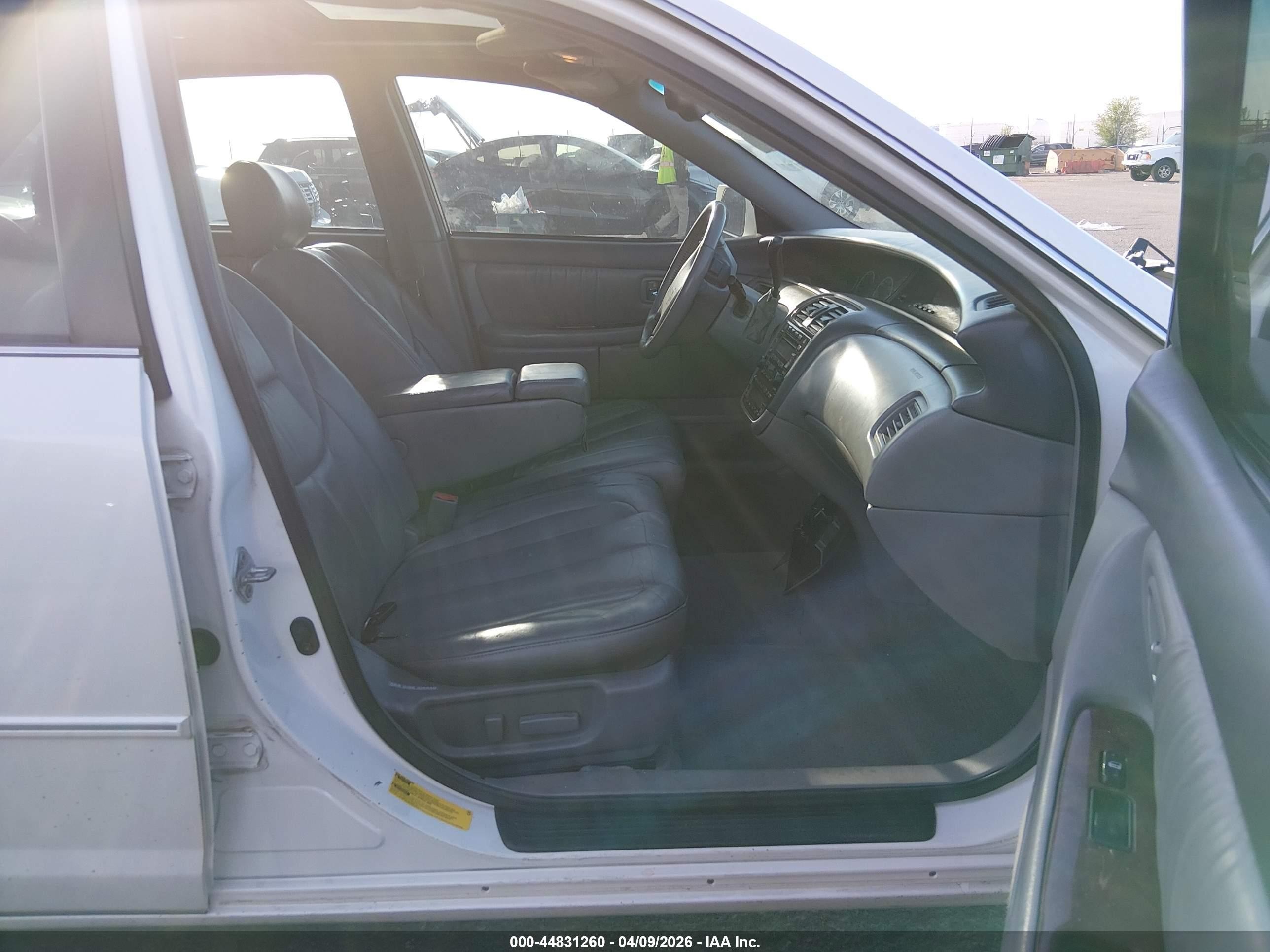 2001 Toyota Avalon Xls White vin: 4T1BF28B71U135104