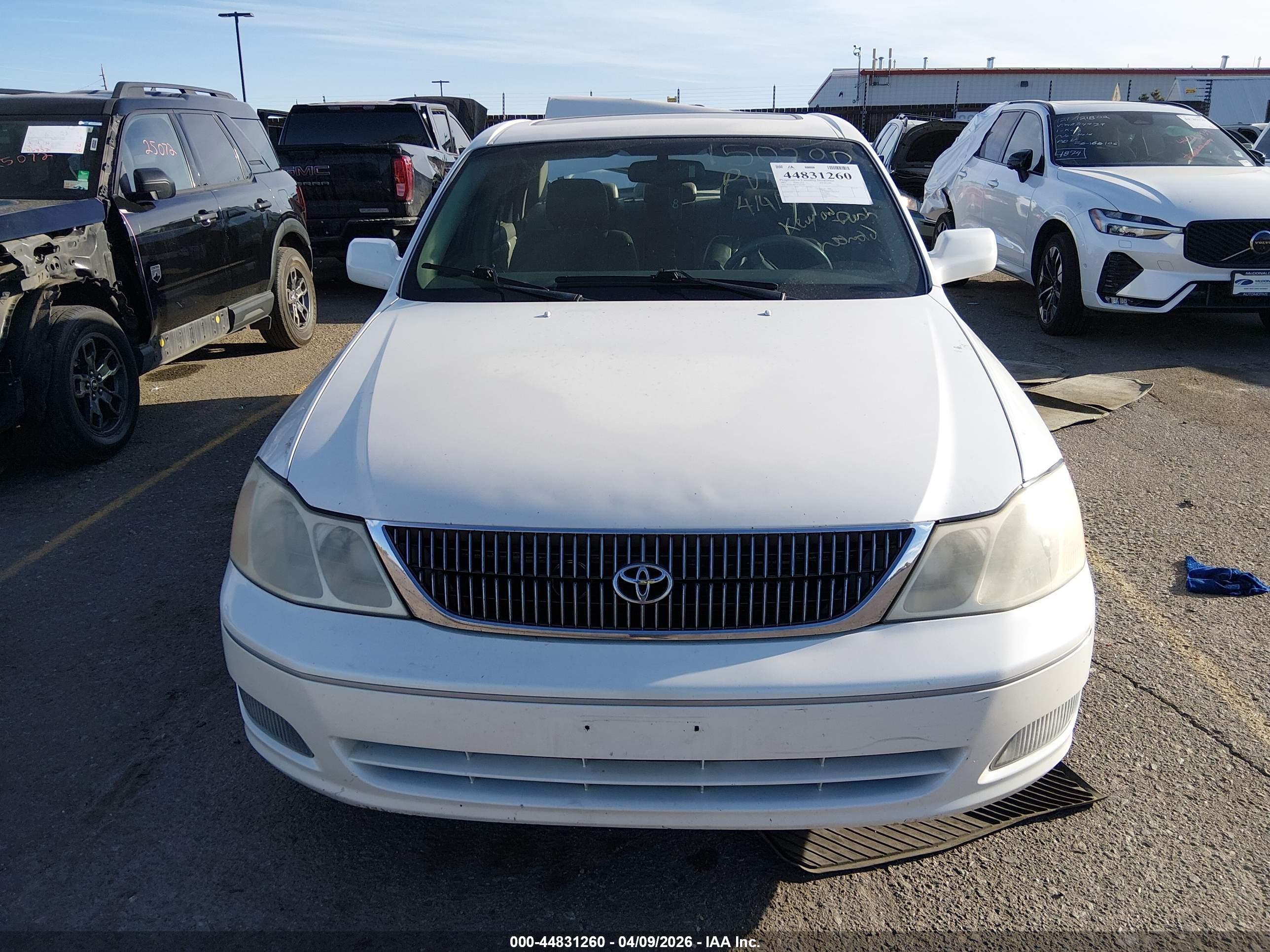 2001 Toyota Avalon Xls White vin: 4T1BF28B71U135104
