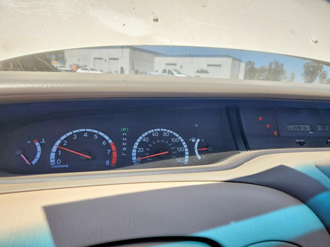 2002 Toyota Avalon Xl White vin: 4T1BF28B72U200437