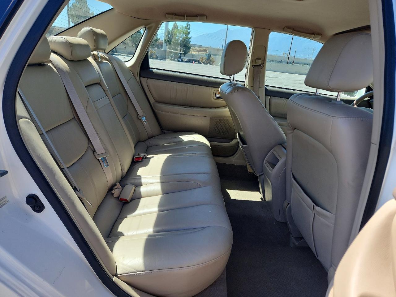 2002 Toyota Avalon Xl White vin: 4T1BF28B72U200437