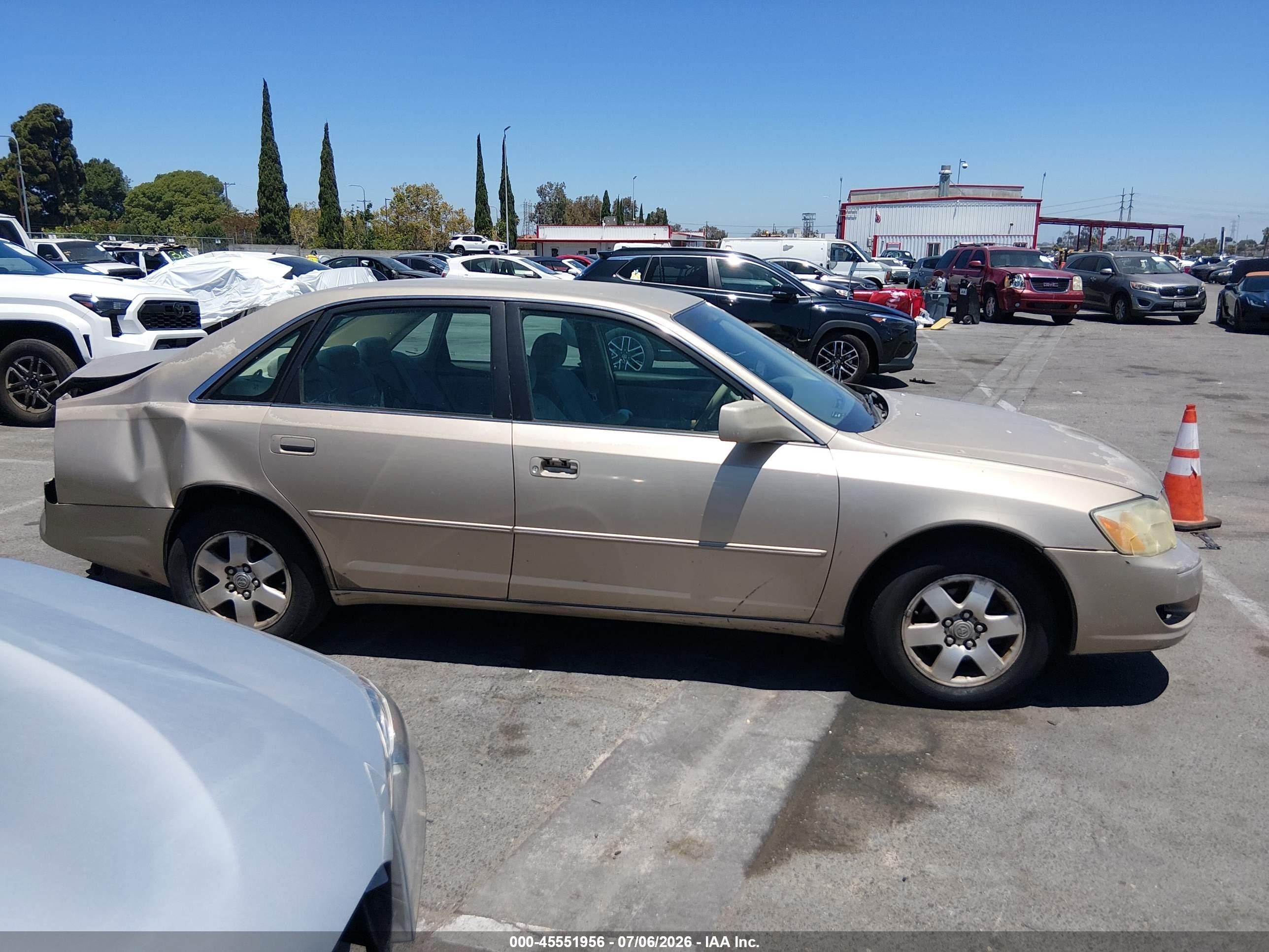 2002 Toyota Avalon Xl Золотой vin: 4T1BF28B72U239478