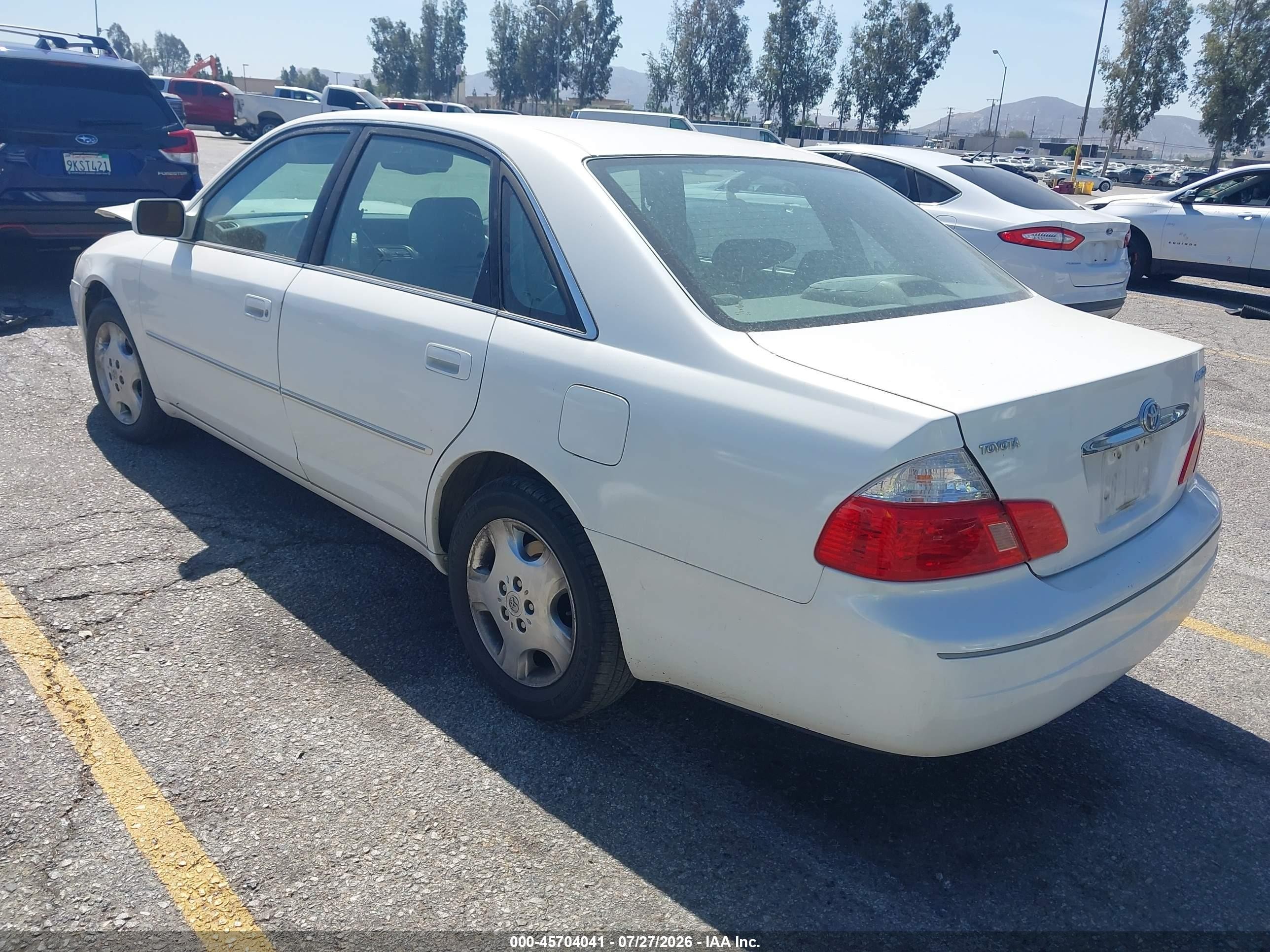 2004 Toyota Avalon Xls White vin: 4T1BF28B74U344718