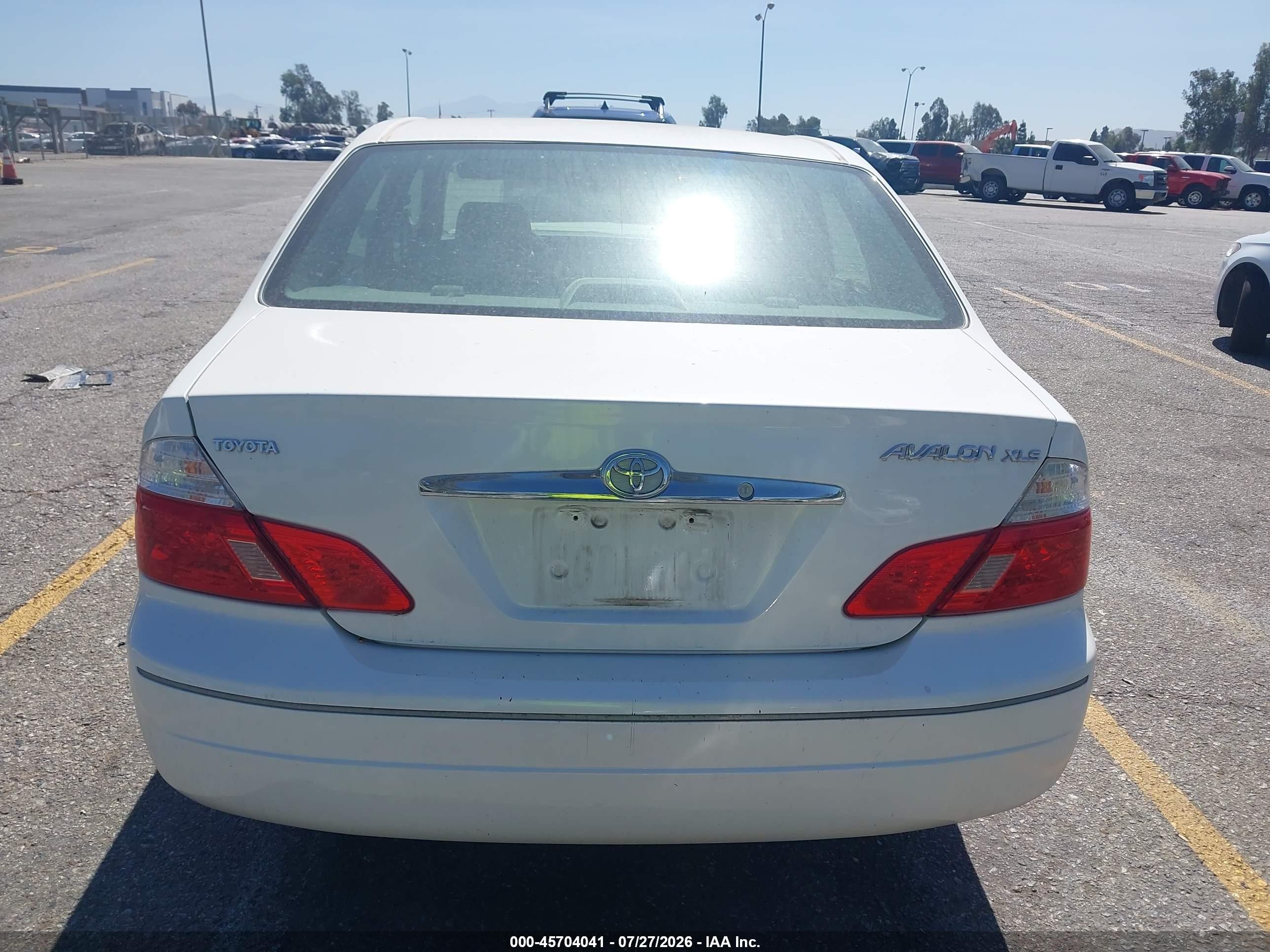2004 Toyota Avalon Xls White vin: 4T1BF28B74U344718