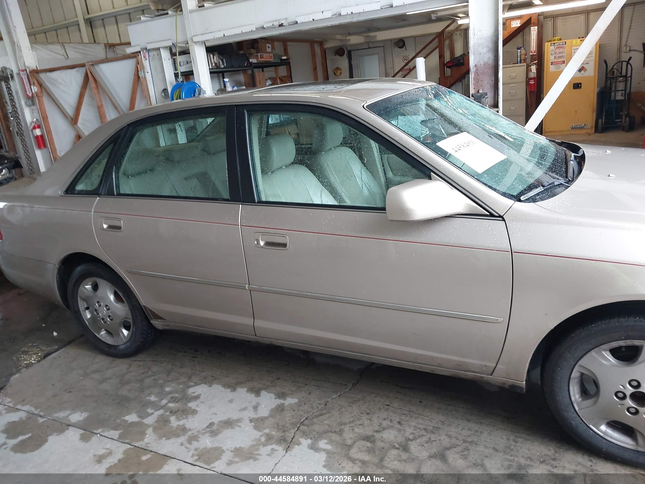 2004 Toyota Avalon Xl/xls Золотой vin: 4T1BF28B74U346355
