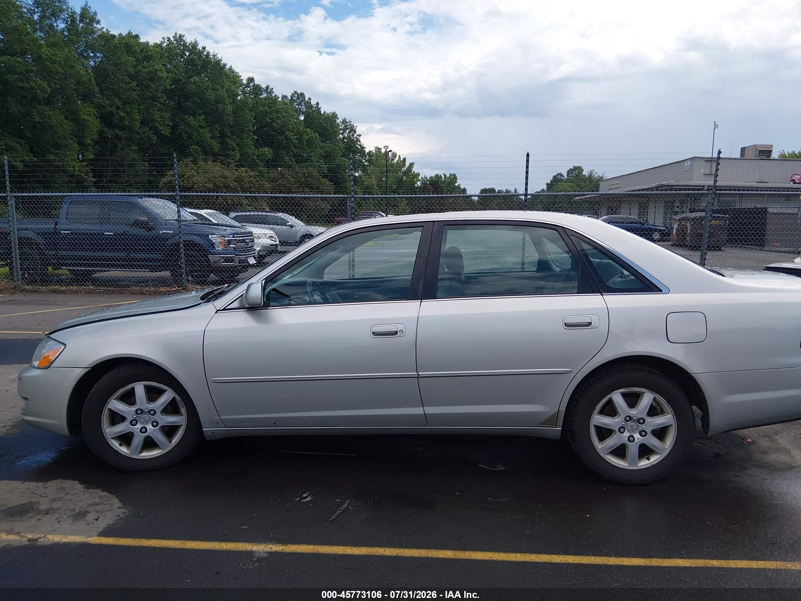 2000 Toyota Avalon Xls Silver vin: 4T1BF28B7YU039404