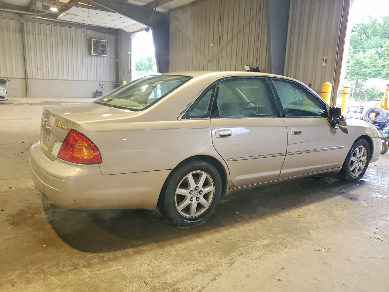 2000 Toyota Avalon Xls Gold vin: 4T1BF28B7YU067915