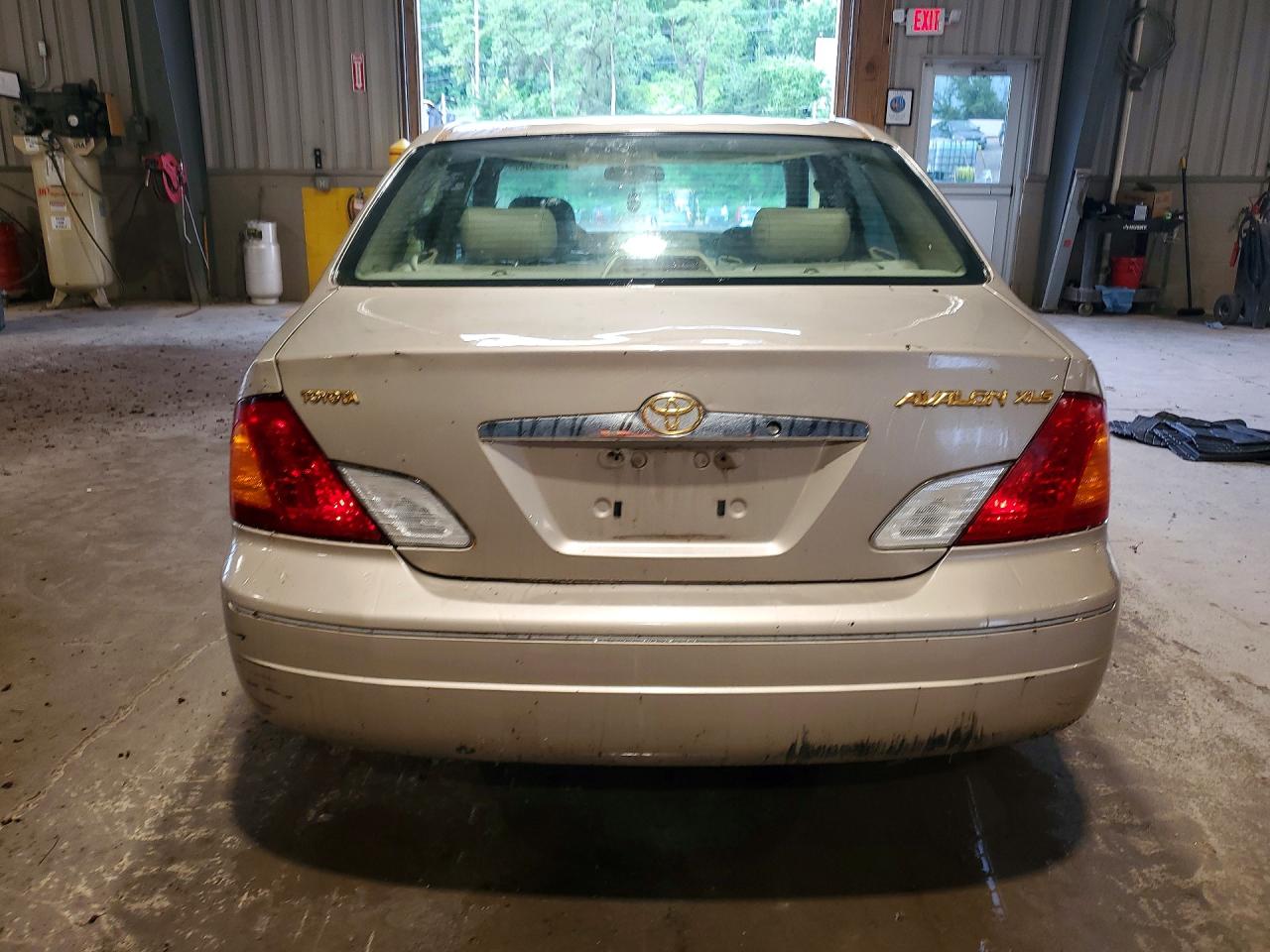 2000 Toyota Avalon Xls Gold vin: 4T1BF28B7YU067915