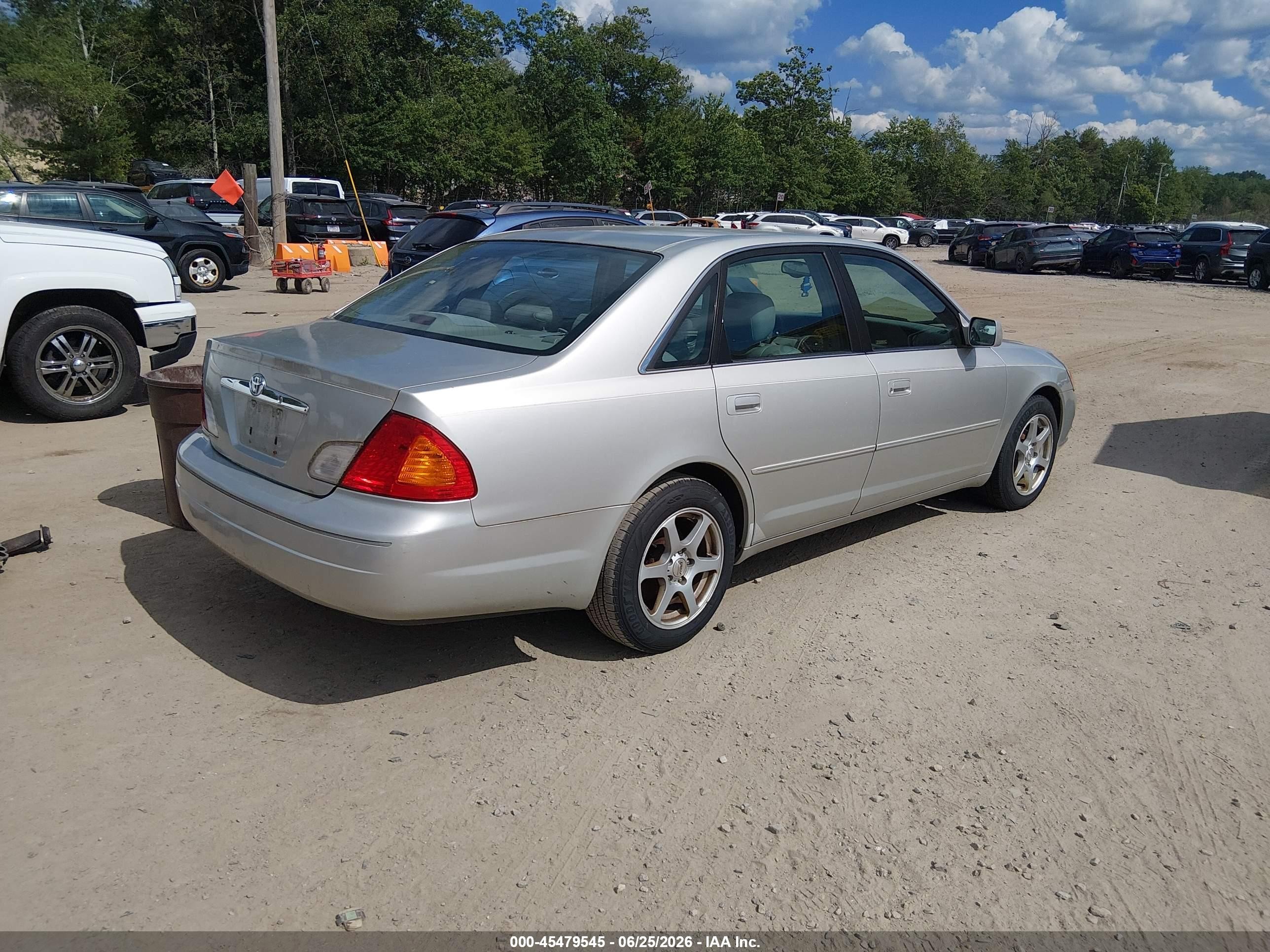 2000 Toyota Avalon Xls Серебряный vin: 4T1BF28B7YU083340