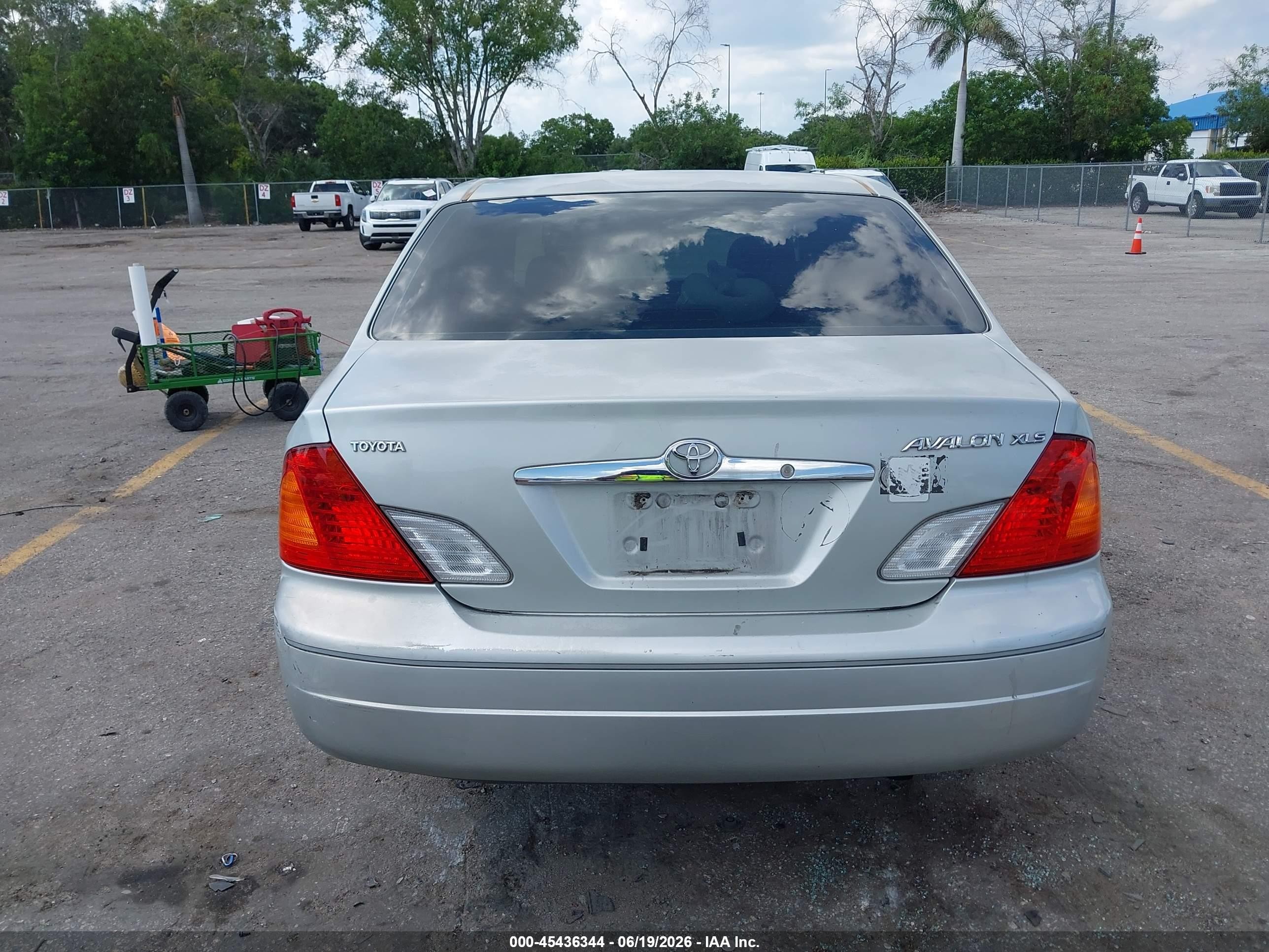 2002 Toyota Avalon Xls Silver vin: 4T1BF28B82U249503
