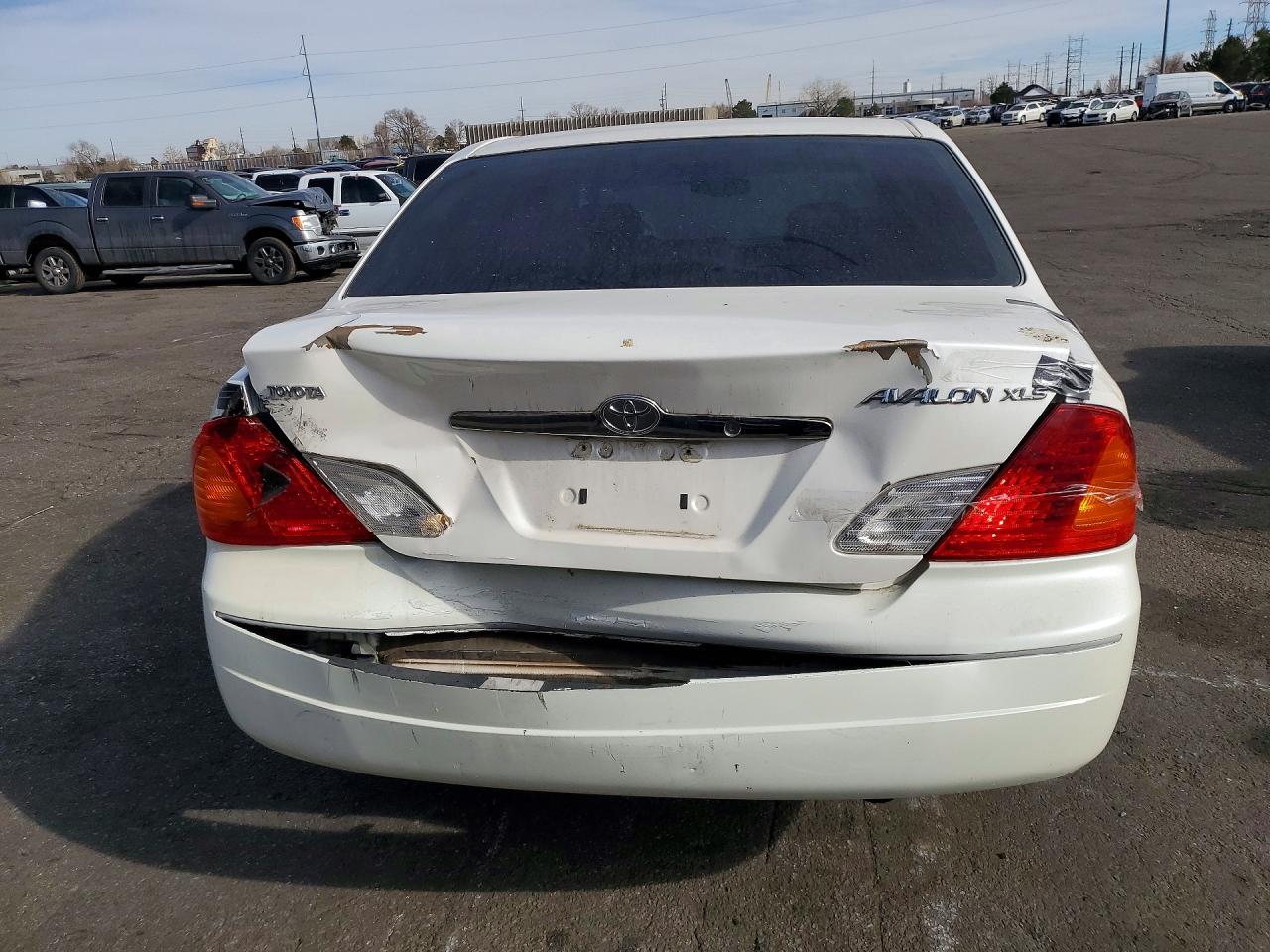 2001 Toyota Alavon Белый vin: 4T1BF28B8YU066465