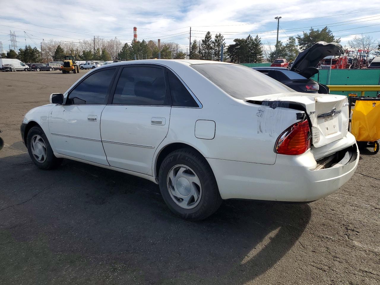 2001 Toyota Alavon Белый vin: 4T1BF28B8YU066465