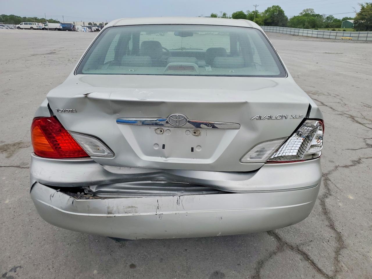 2002 Toyota Avalon Silver vin: 4T1BF28B92U252880