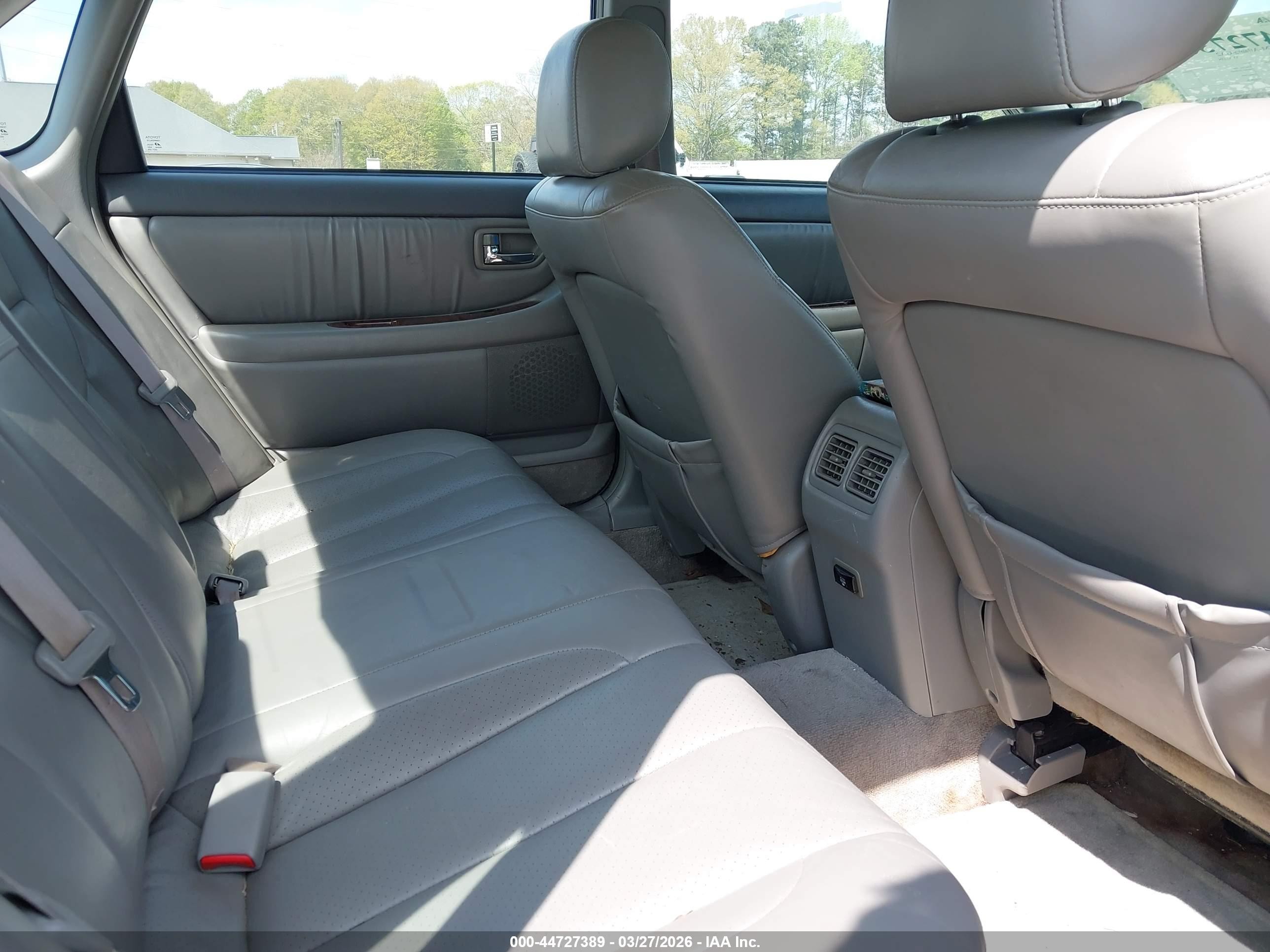 2001 Toyota Avalon Xls White vin: 4T1BF28BX1U140409