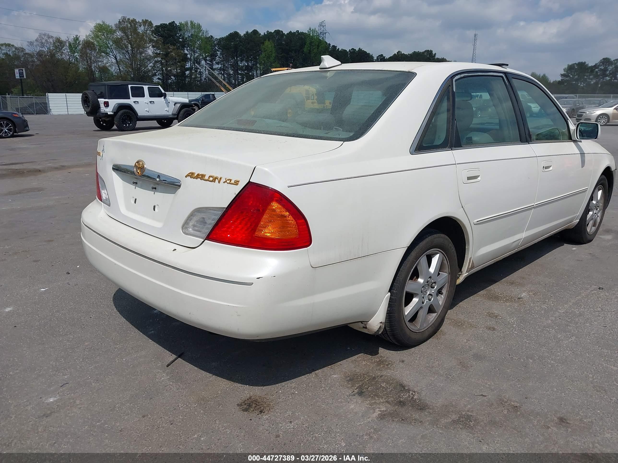 2001 Toyota Avalon Xls White vin: 4T1BF28BX1U140409