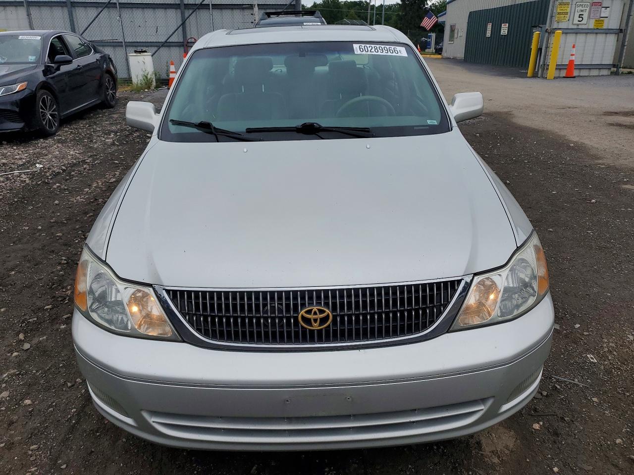 2002 Toyota Avalon Xl Серебряный vin: 4T1BF28BX2U201453