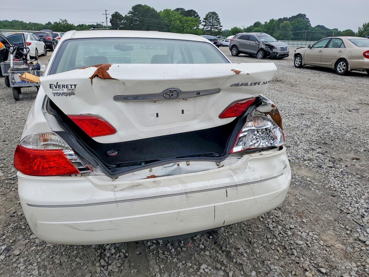 2003 Toyota Avalon Xls White vin: 4T1BF28BX3U293780