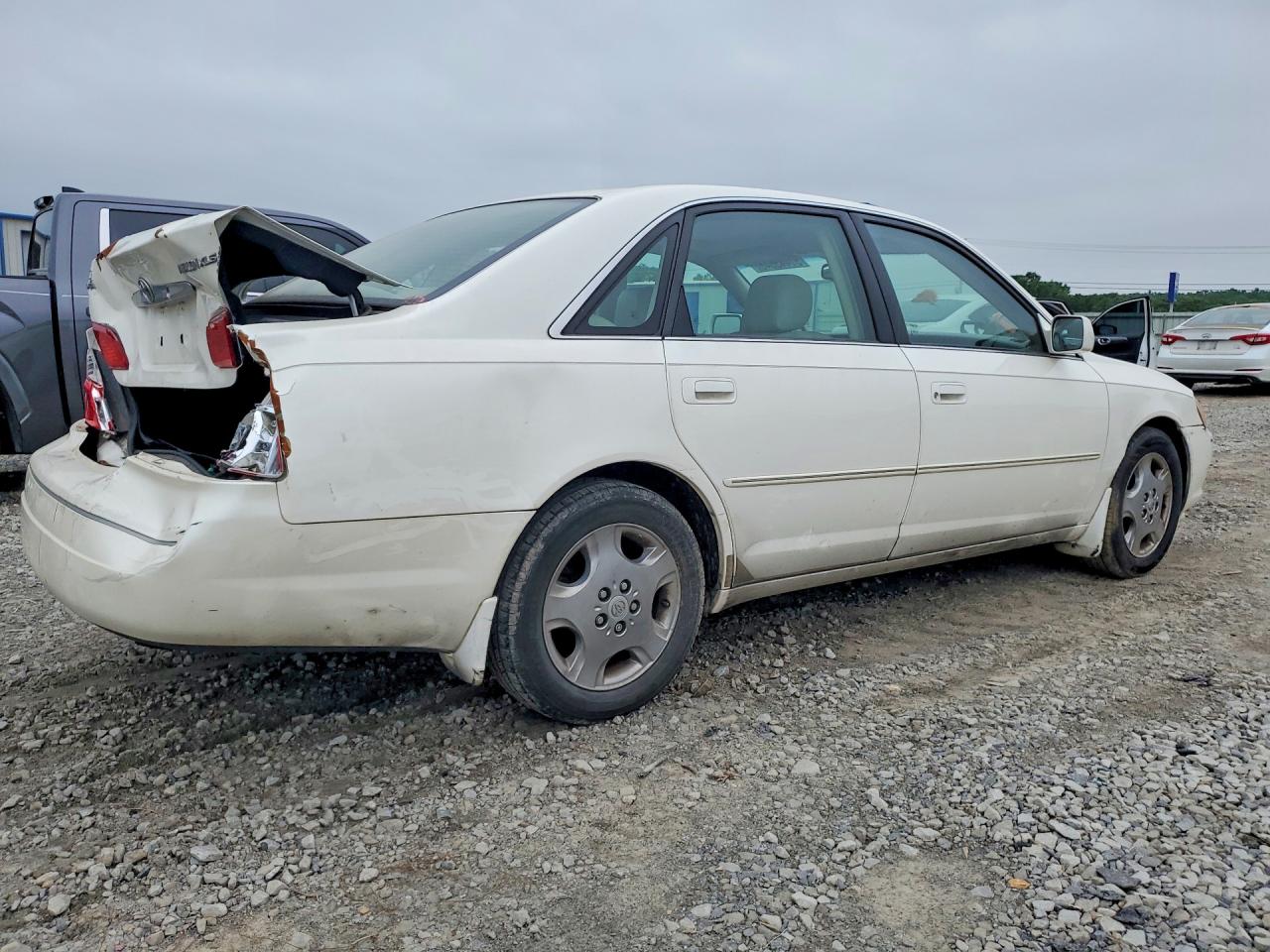 2003 Toyota Avalon Xls White vin: 4T1BF28BX3U293780