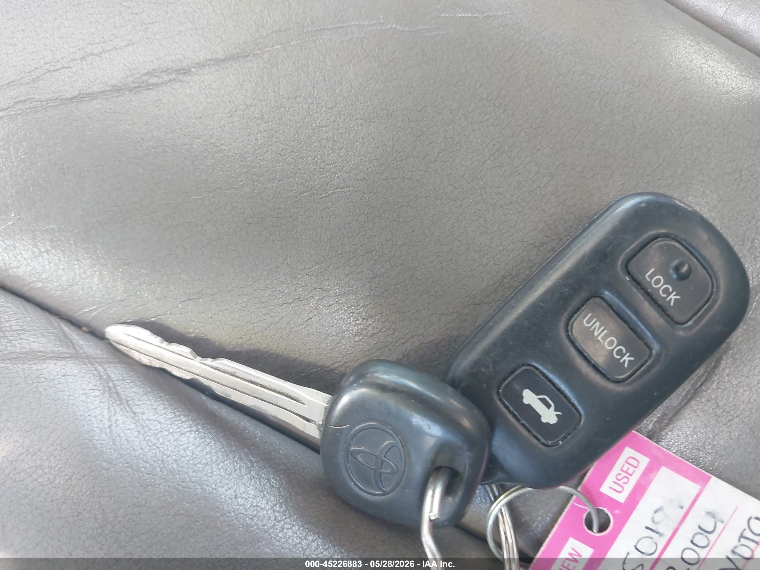 2004 Toyota Avalon Xls Silver vin: 4T1BF28BX4U346687