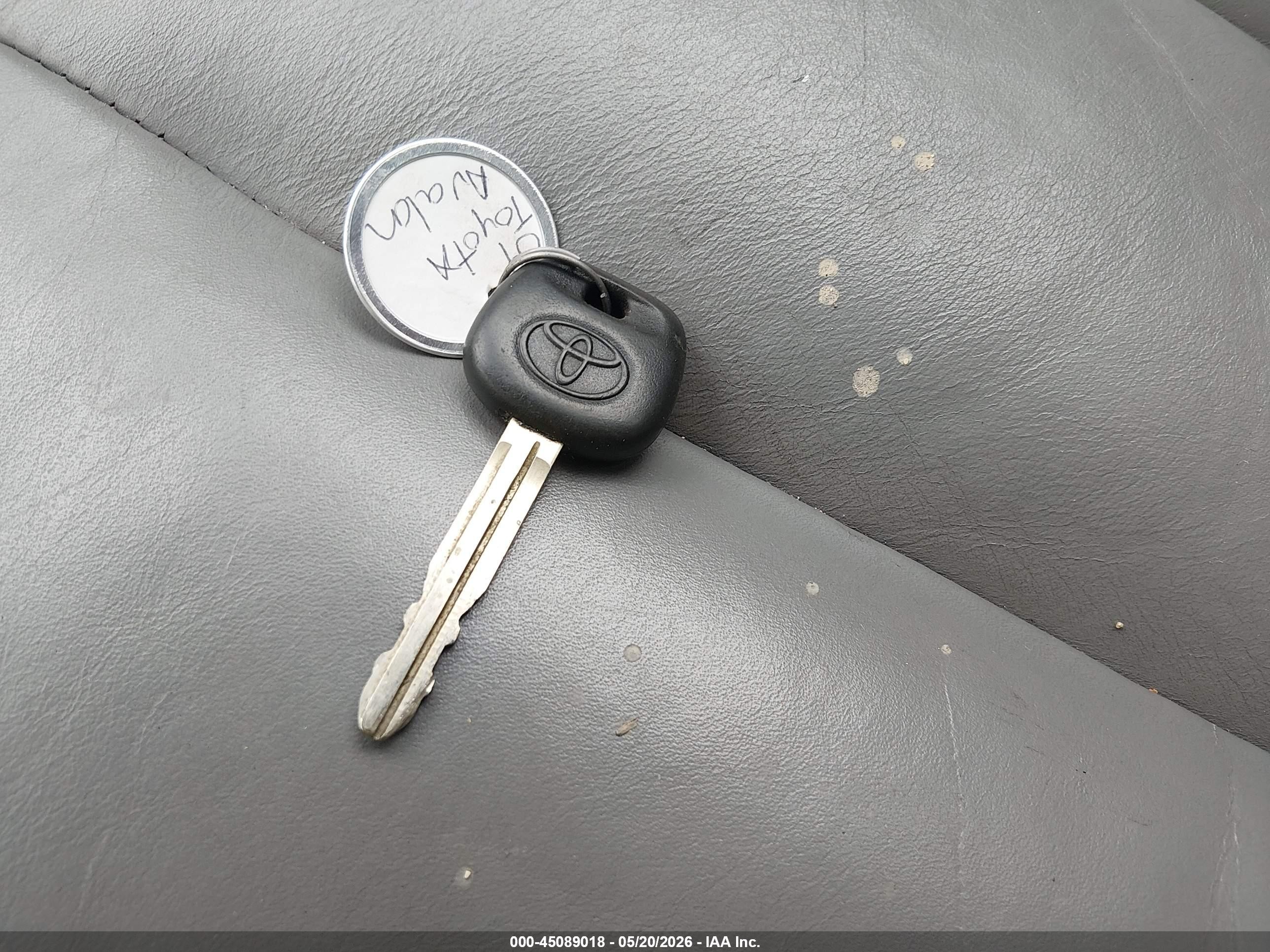 2004 Toyota Avalon Xls Silver vin: 4T1BF28BX4U358712