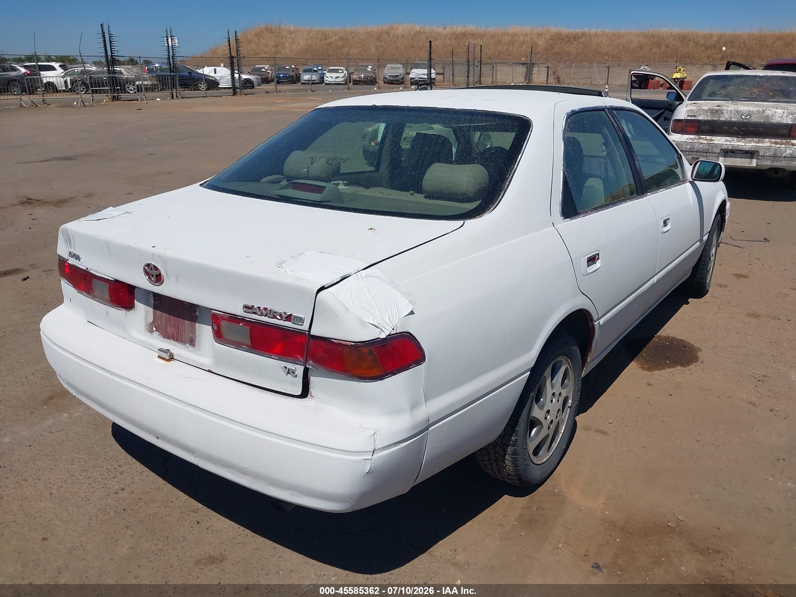 1998 Toyota Camry Xle V6 Красный vin: 4T1BF28K0WU926002