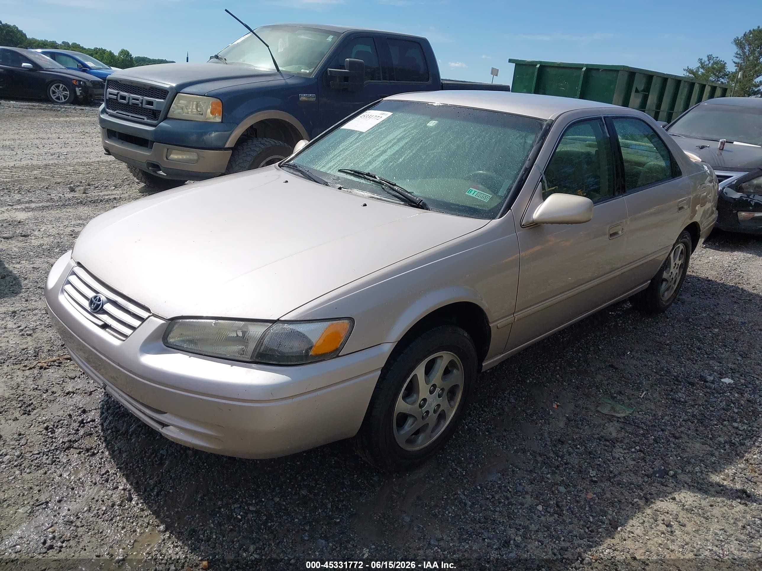 1999 Toyota Camry Le V6 Beige vin: 4T1BF28K0XU076874