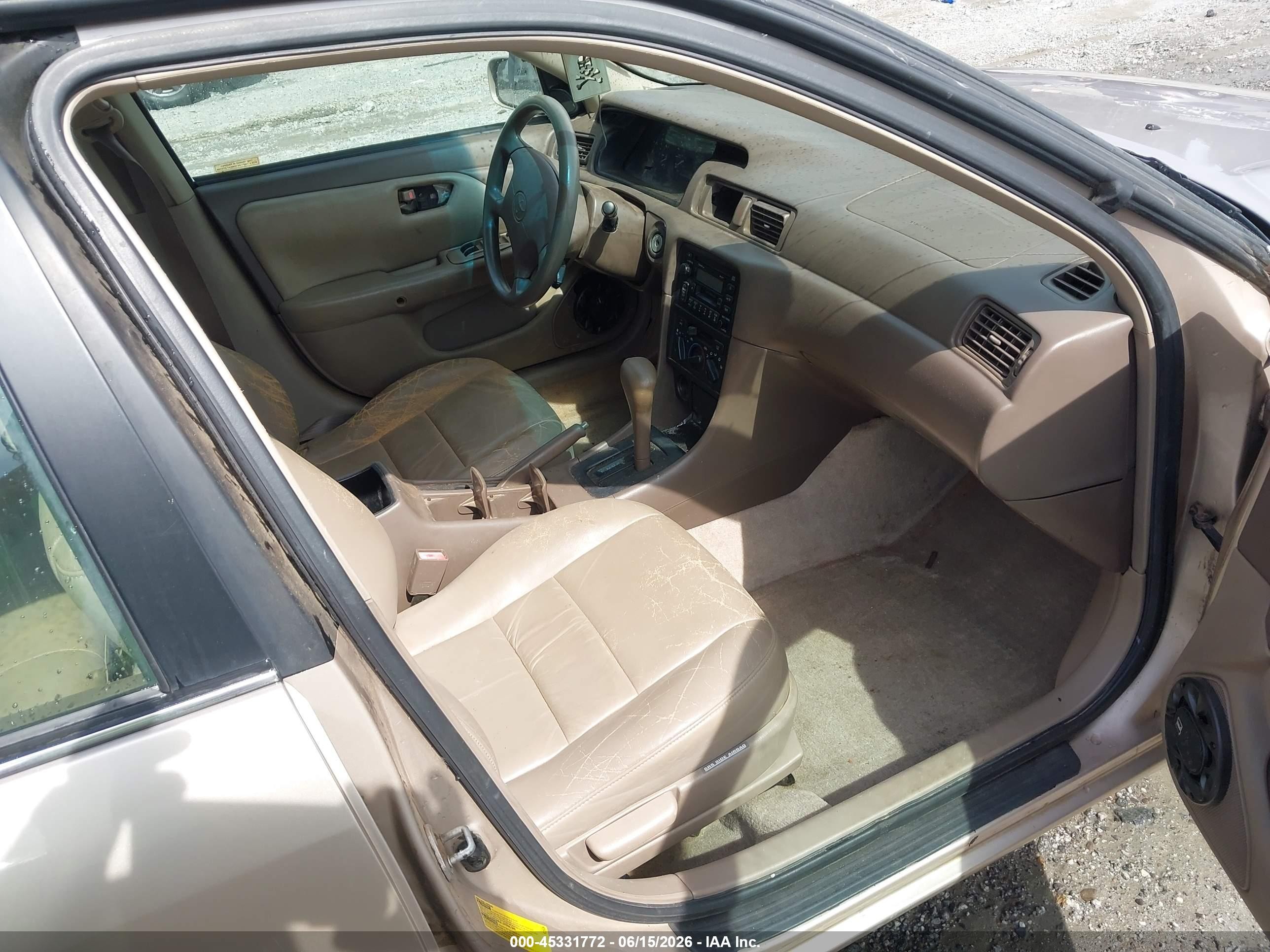 1999 Toyota Camry Le V6 Beige vin: 4T1BF28K0XU076874