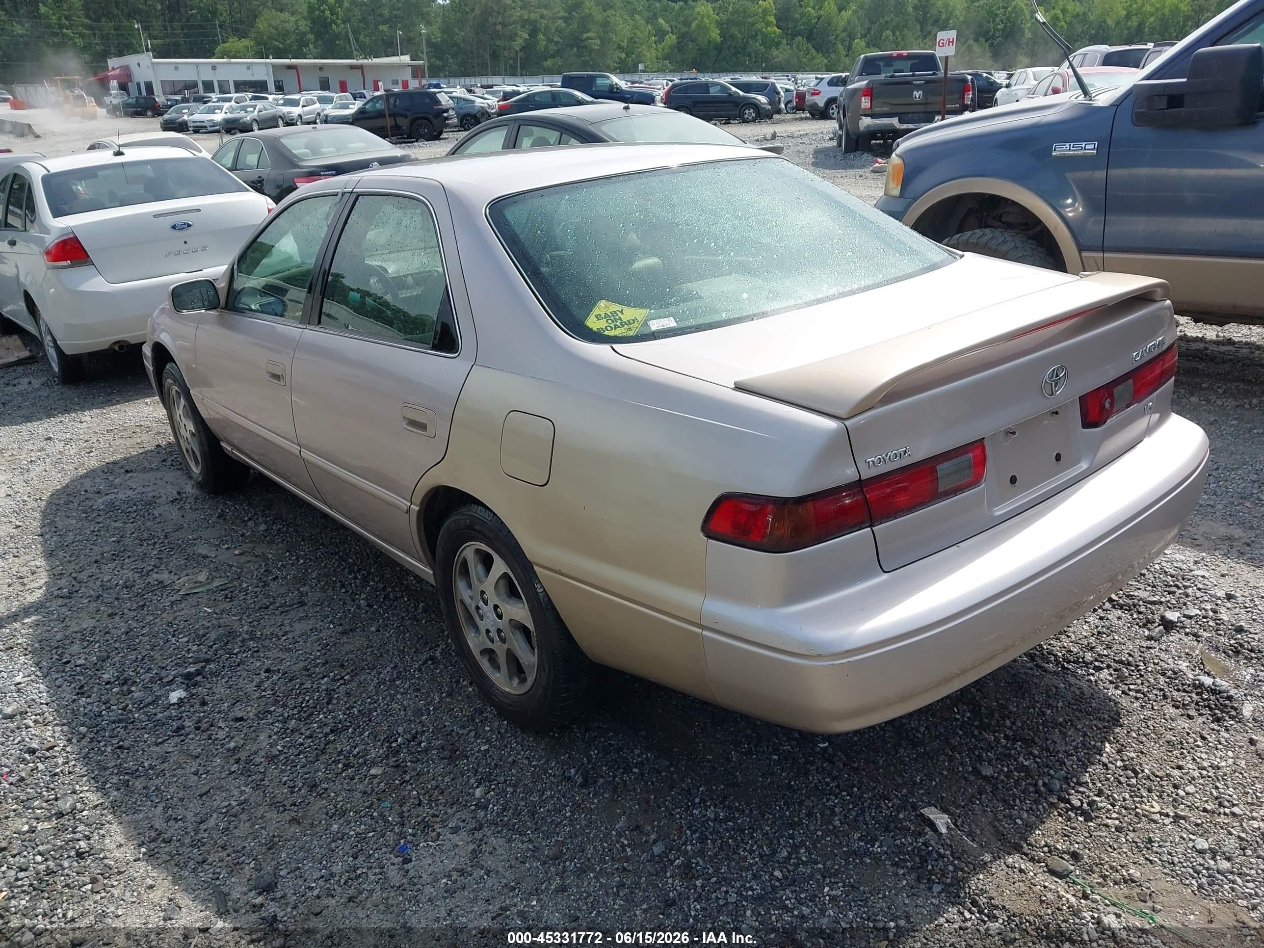 1999 Toyota Camry Le V6 Beige vin: 4T1BF28K0XU076874