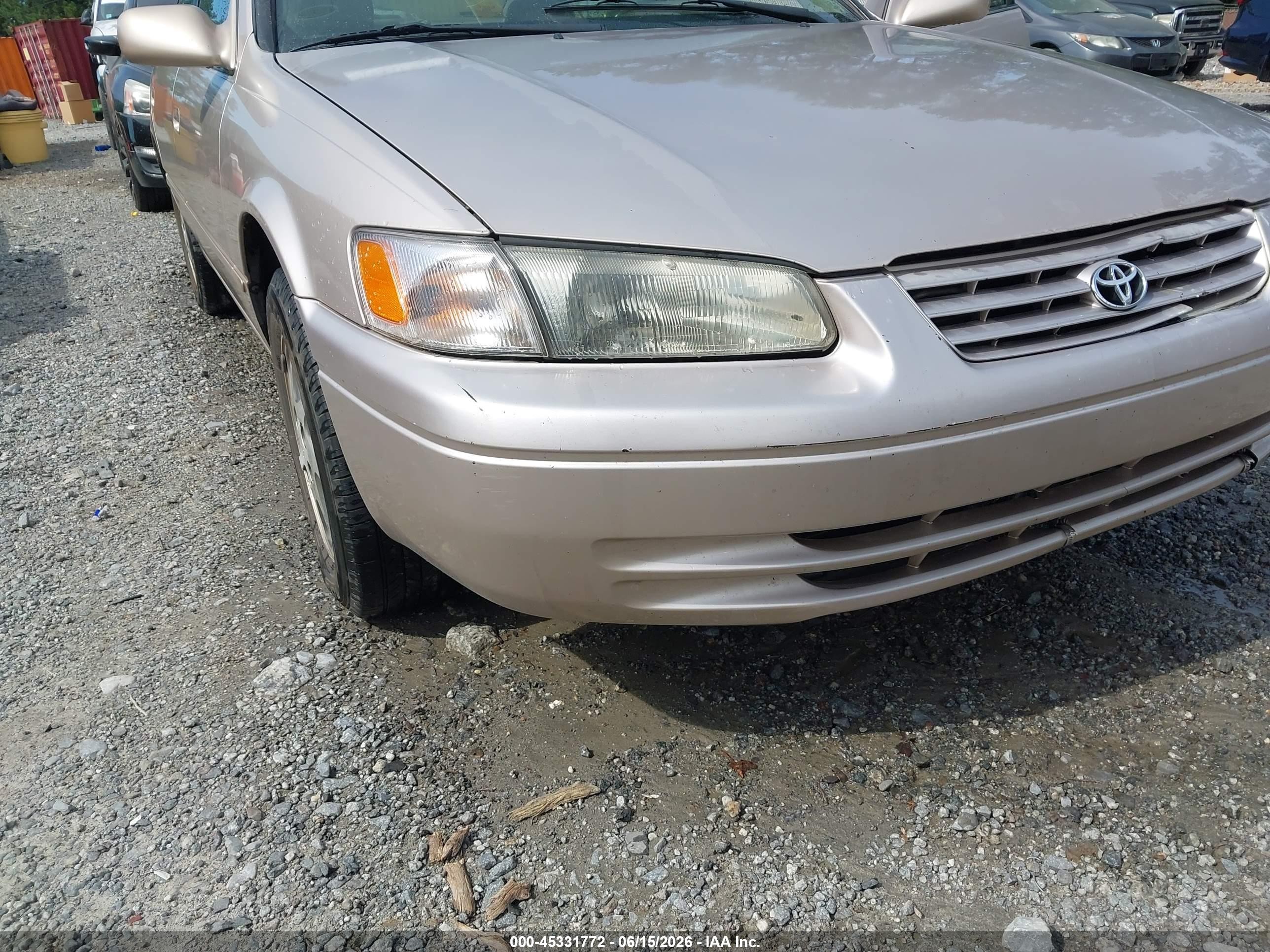 1999 Toyota Camry Le V6 Beige vin: 4T1BF28K0XU076874