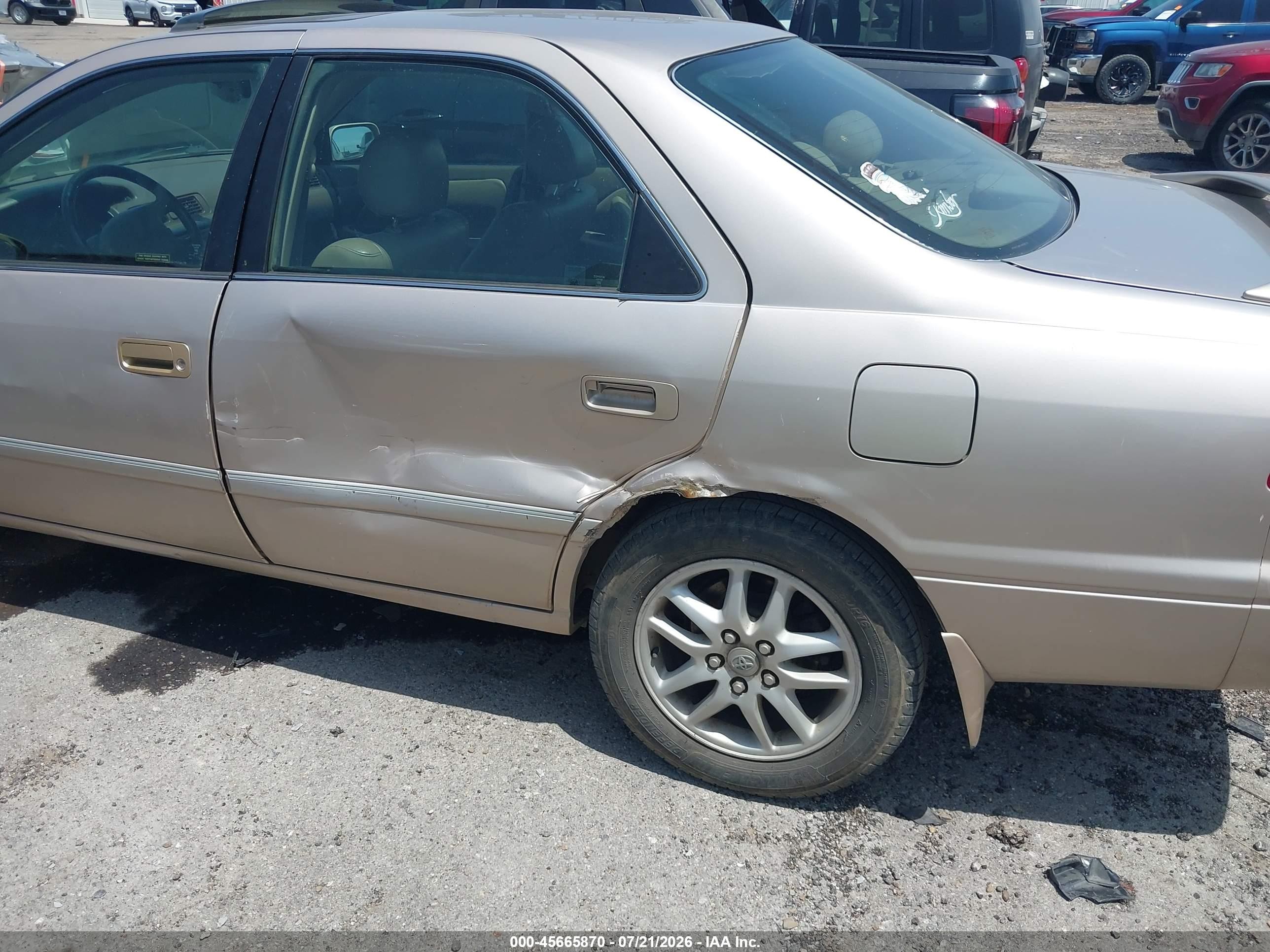 2000 Toyota Camry Xle V6 Silver vin: 4T1BF28K1YU935178