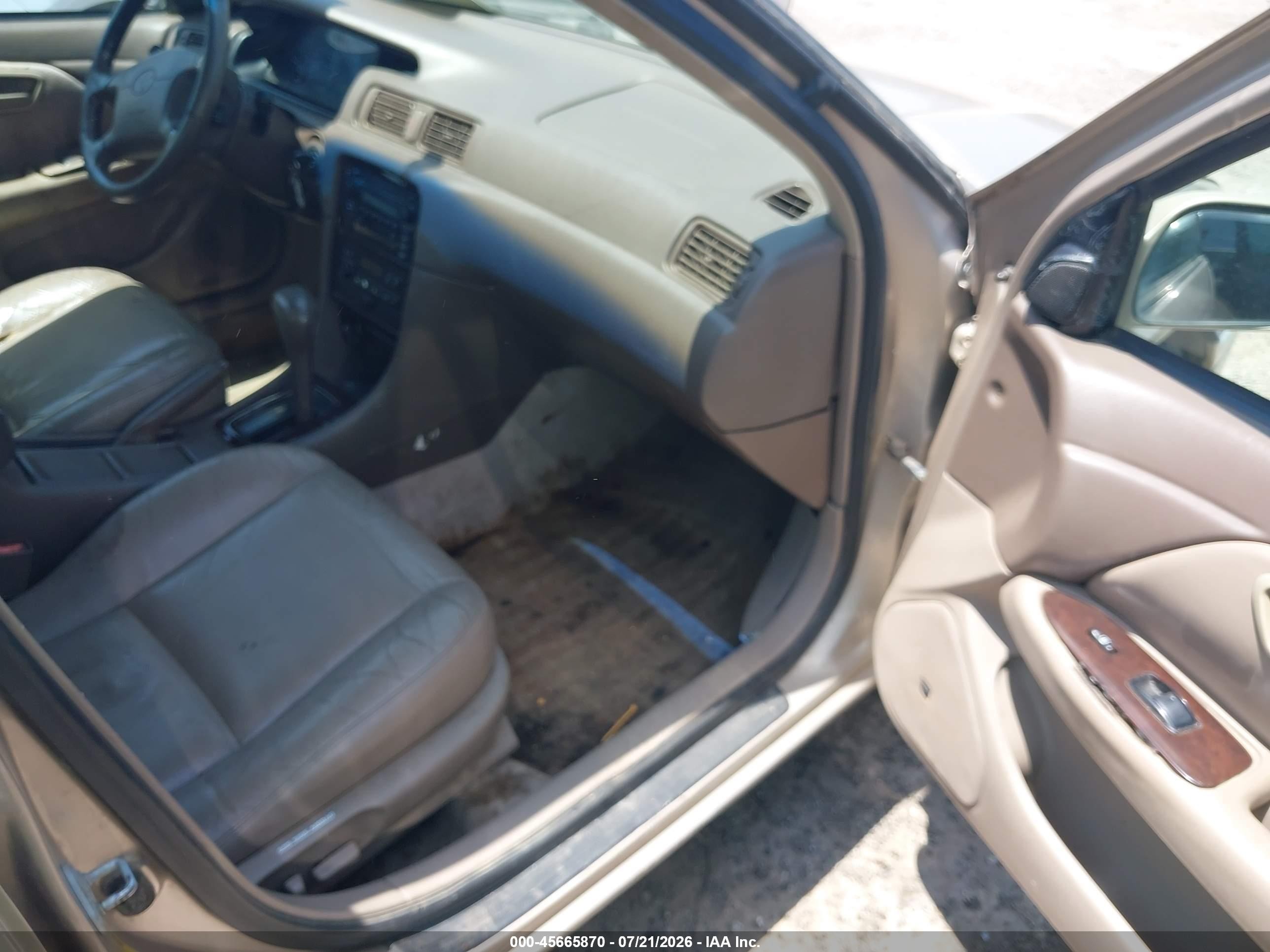 2000 Toyota Camry Xle V6 Silver vin: 4T1BF28K1YU935178