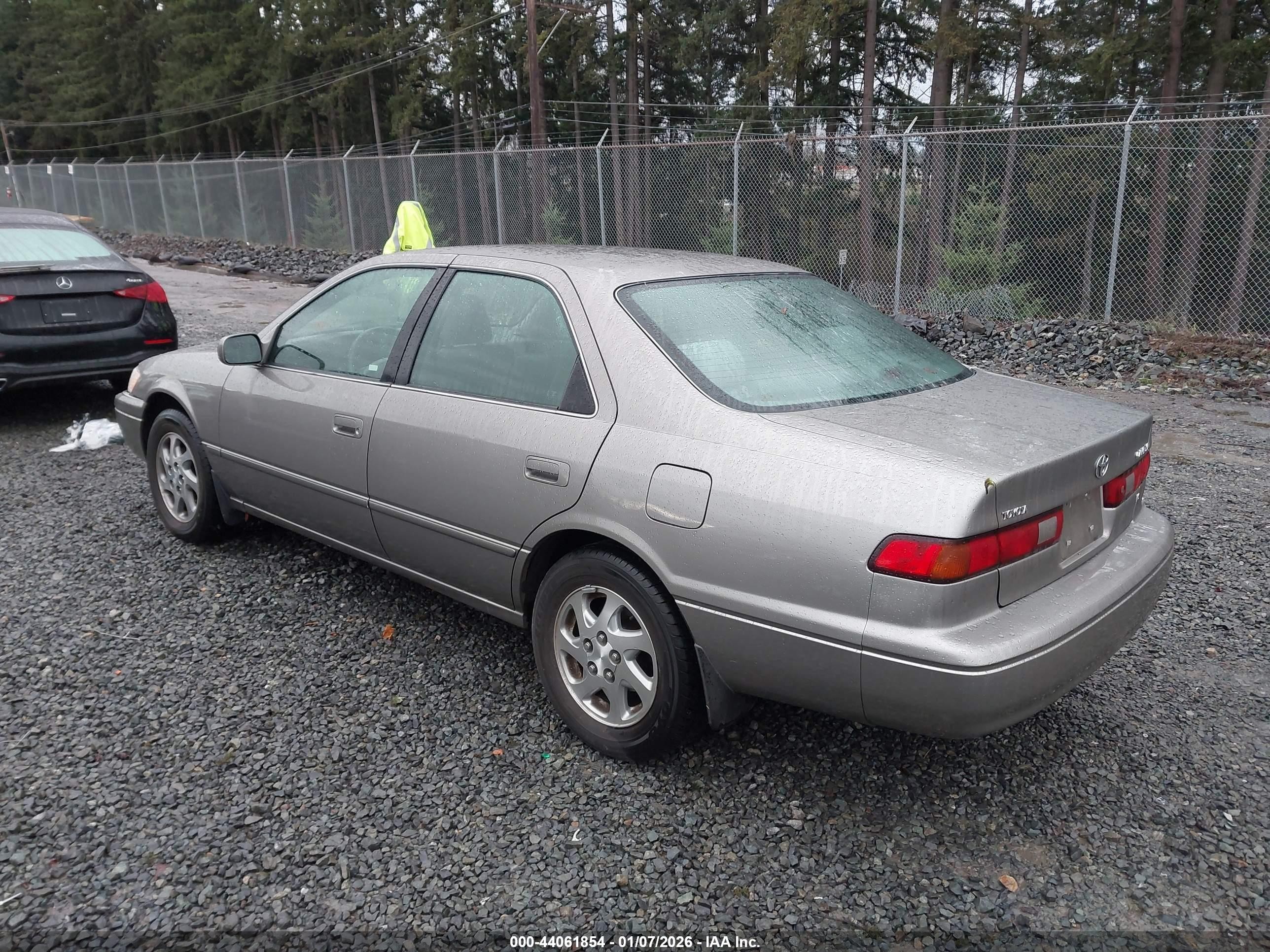 1998 Toyota Camry Le V6 Gray vin: 4T1BF28K2WU059122