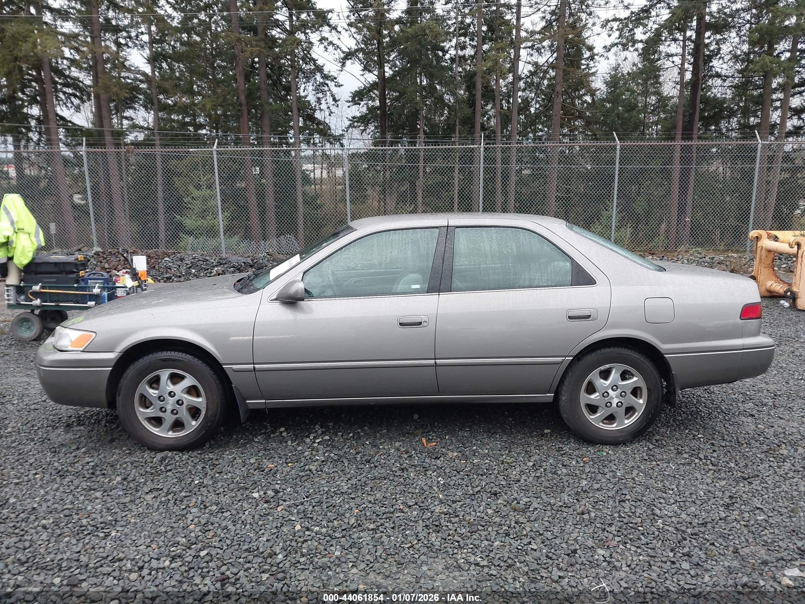 1998 Toyota Camry Le V6 Gray vin: 4T1BF28K2WU059122