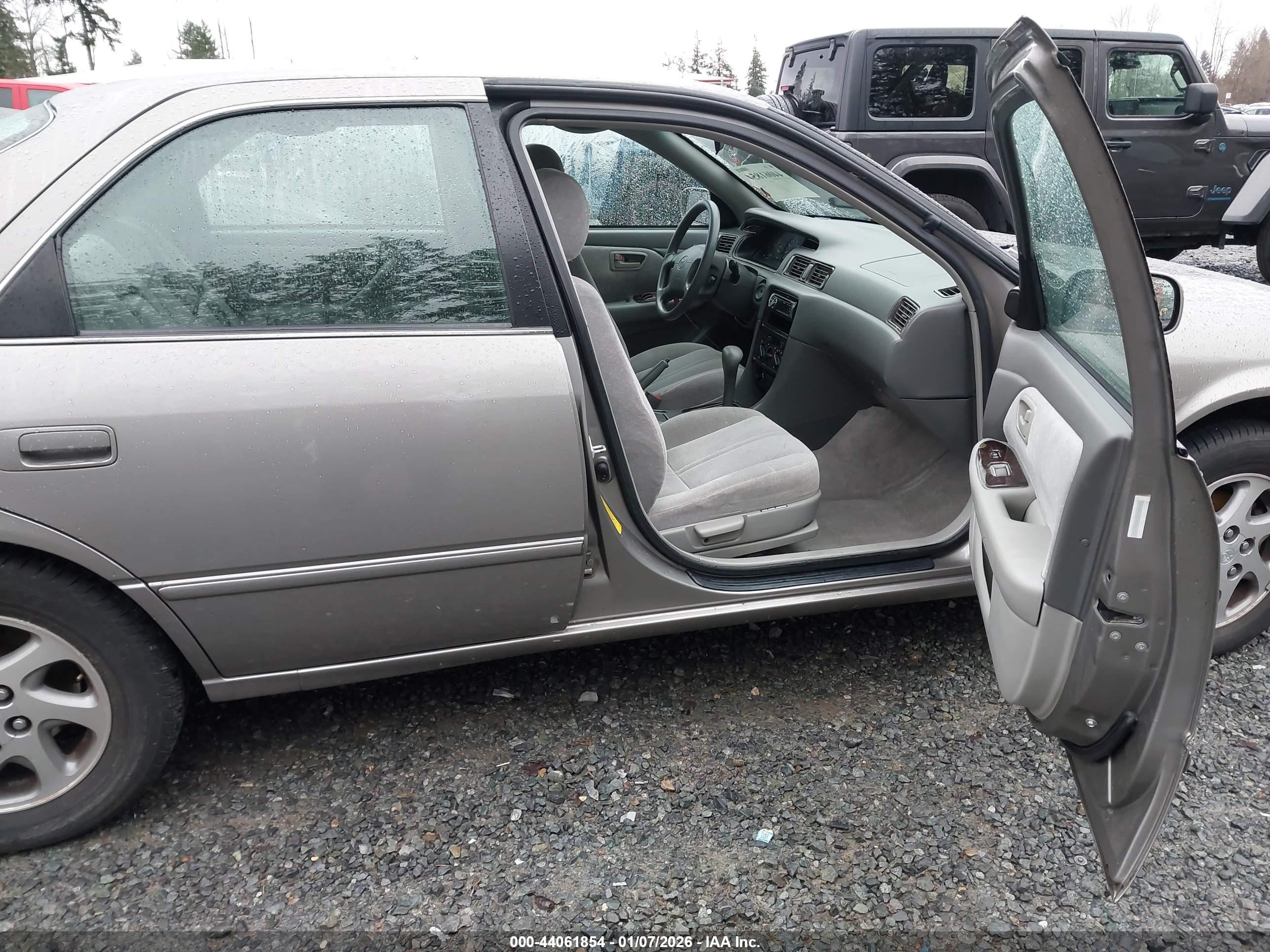 1998 Toyota Camry Le V6 Gray vin: 4T1BF28K2WU059122