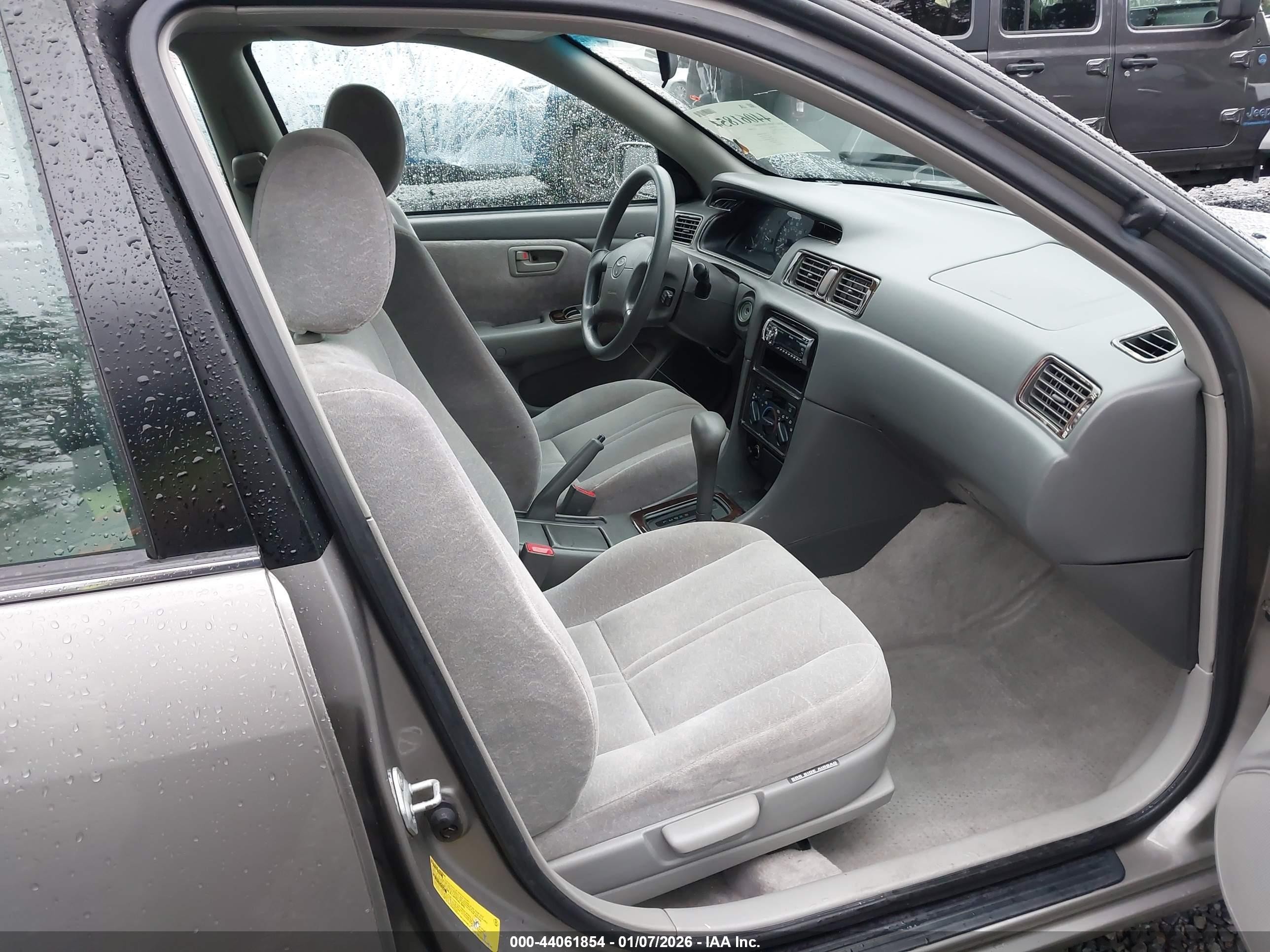 1998 Toyota Camry Le V6 Gray vin: 4T1BF28K2WU059122
