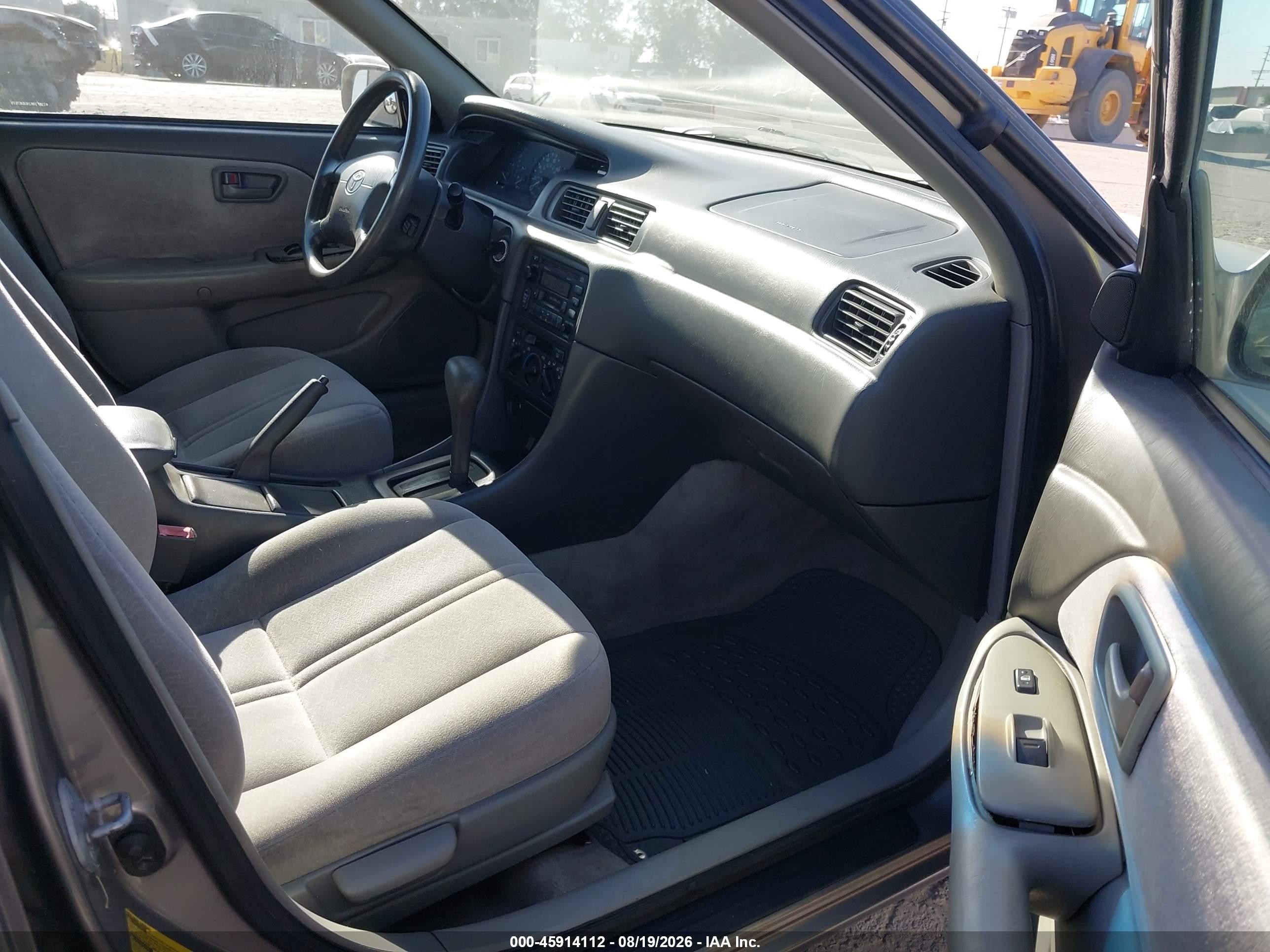 1999 Toyota Camry Le V6 Silver vin: 4T1BF28K2XU087679