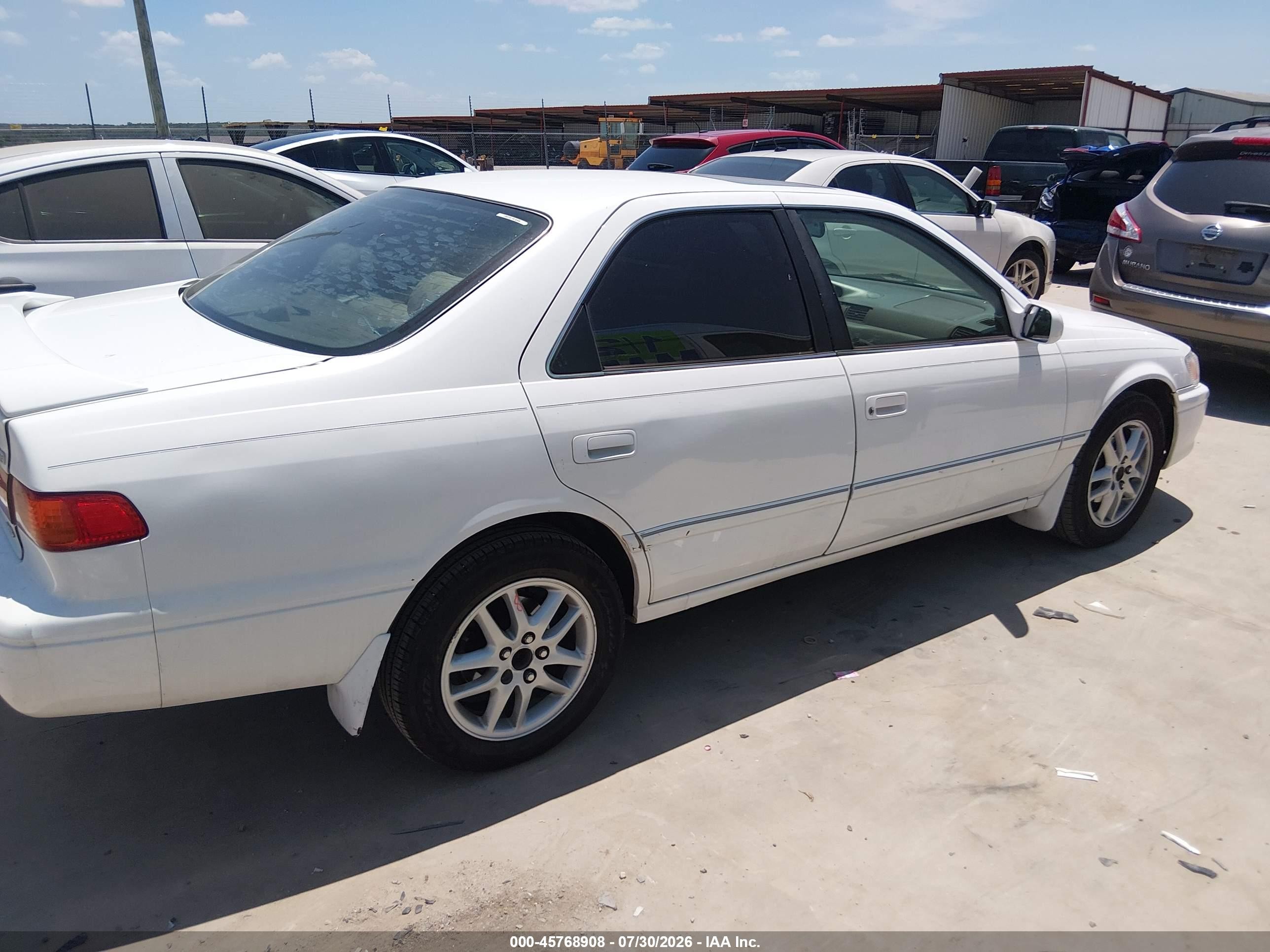 2001 Toyota Camry Xle V6 White vin: 4T1BF28K31U960427
