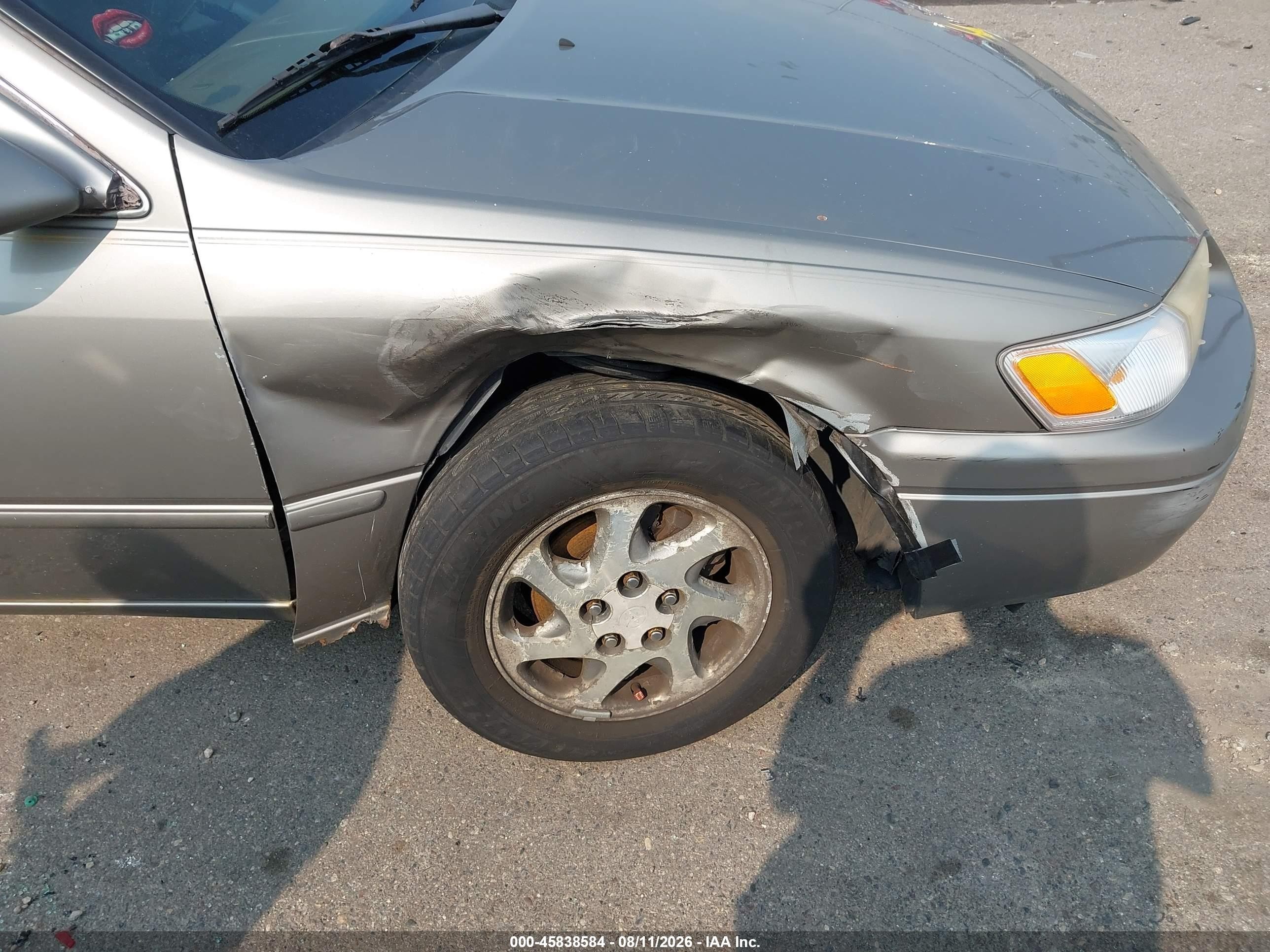 1998 Toyota Camry Xle V6 Silver vin: 4T1BF28K4WU054519