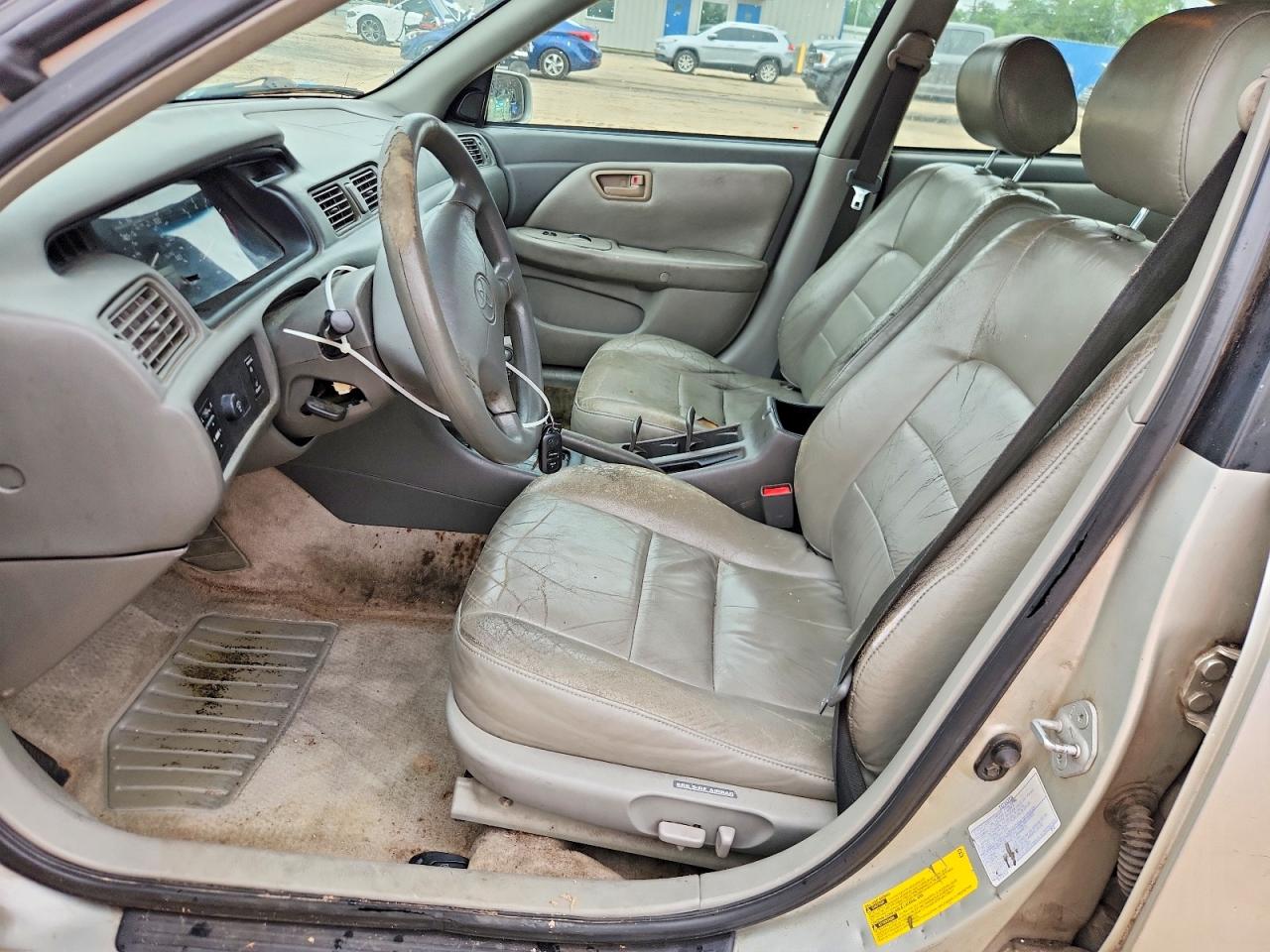 2000 Toyota Camry Le Gray vin: 4T1BF28K4YU097003