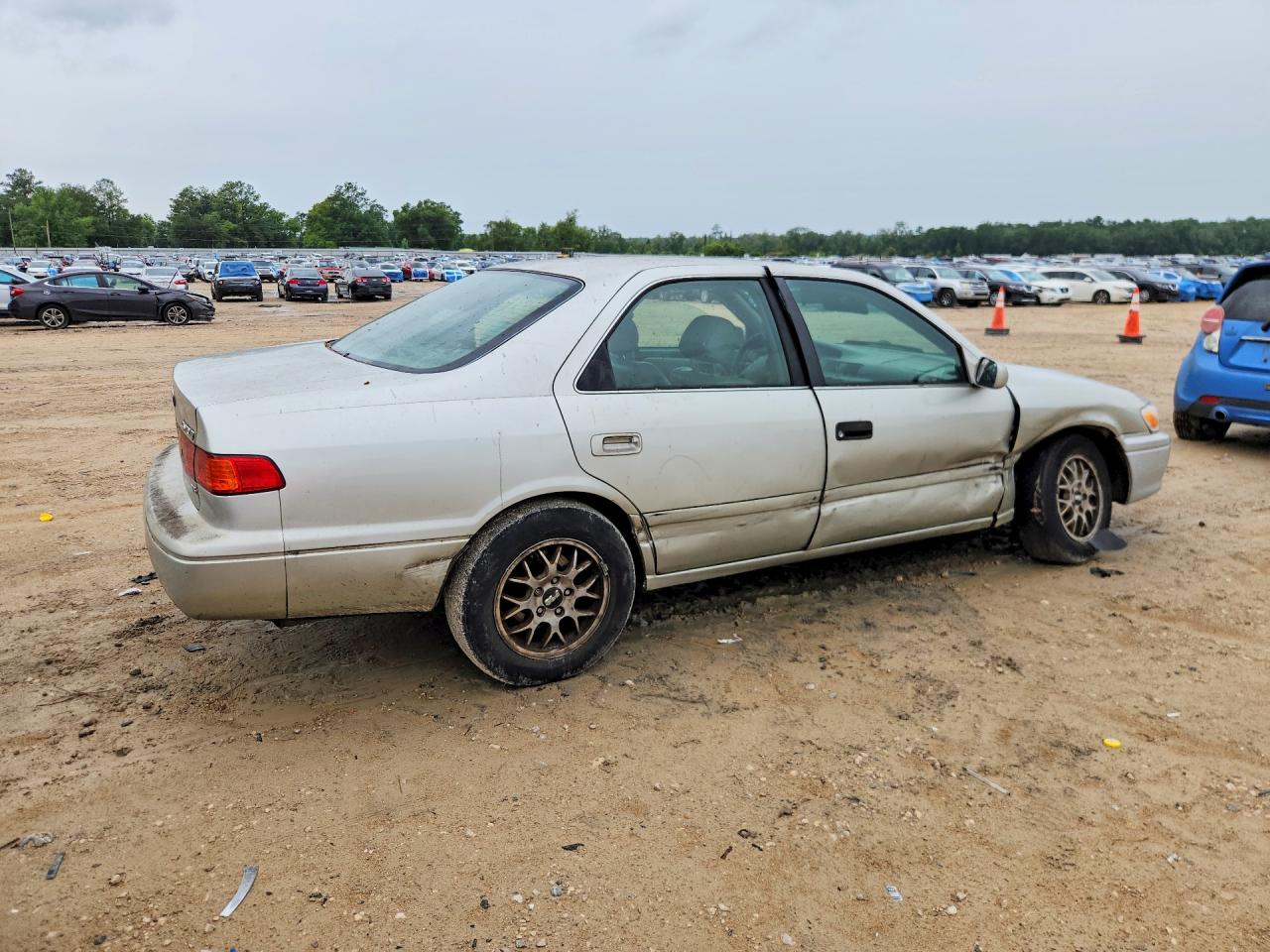 2000 Toyota Camry Le Gray vin: 4T1BF28K4YU097003