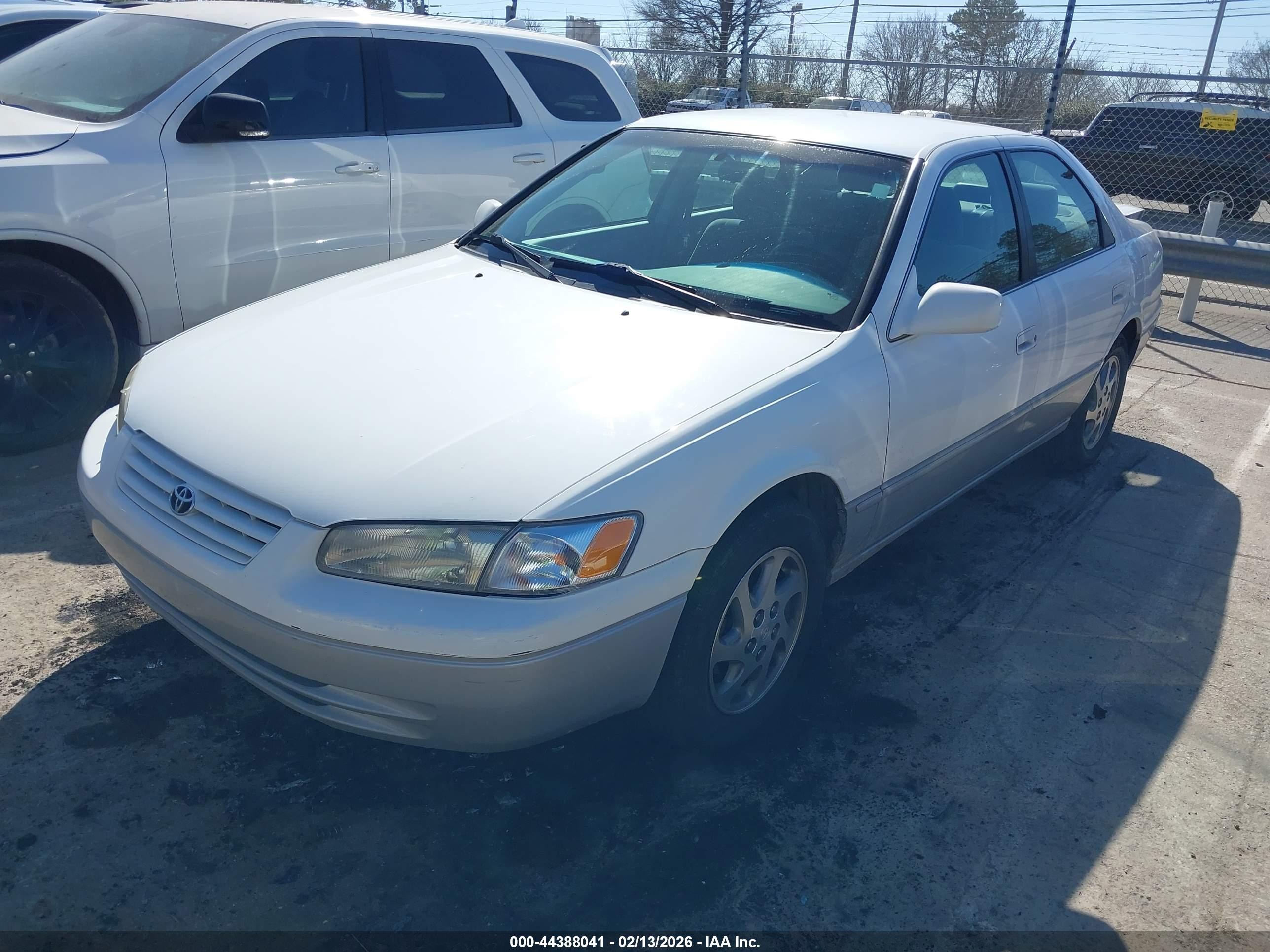 1998 Toyota Camry Ce/le/xle White vin: 4T1BF28K6WU073296