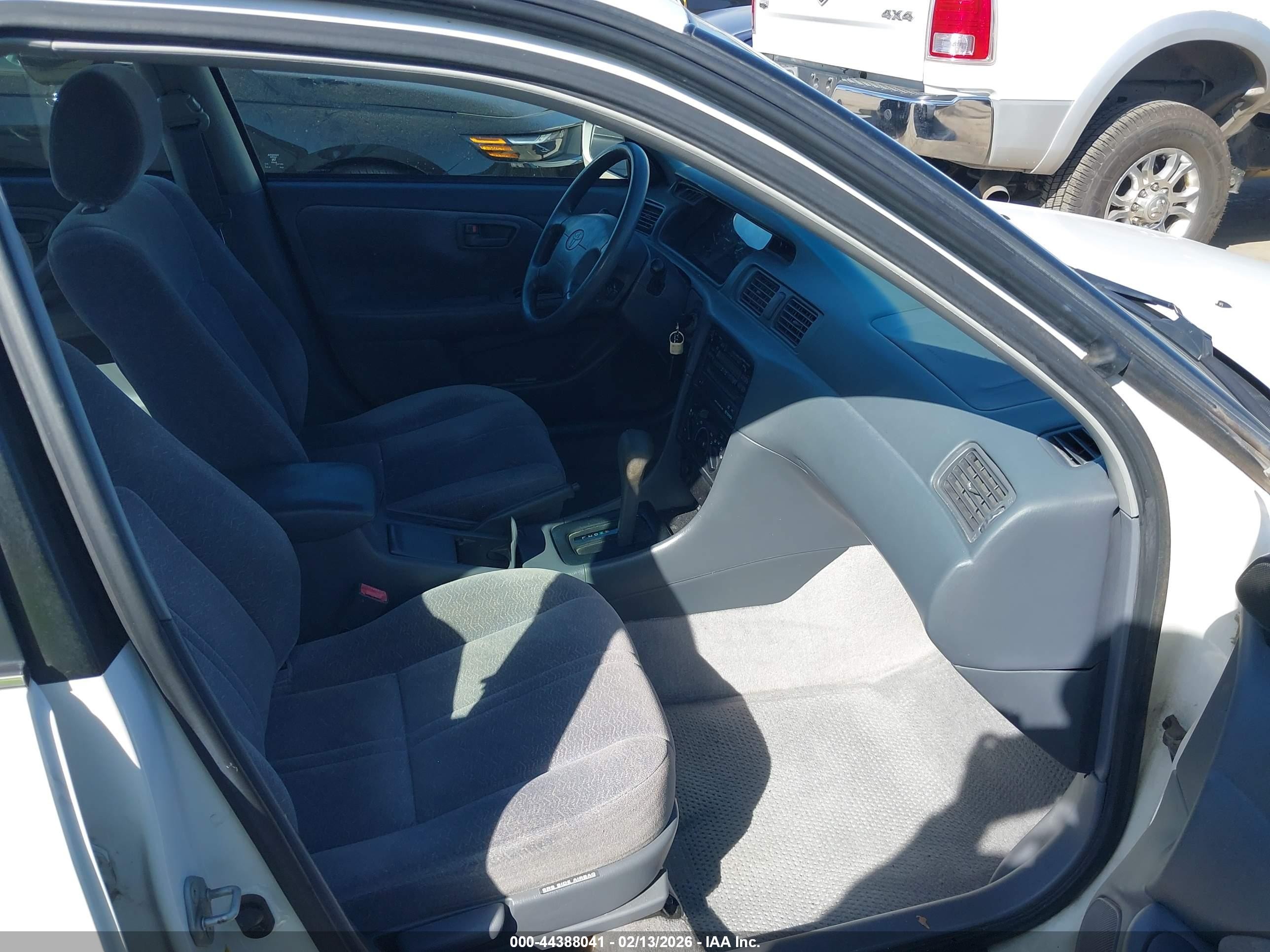 1998 Toyota Camry Ce/le/xle White vin: 4T1BF28K6WU073296