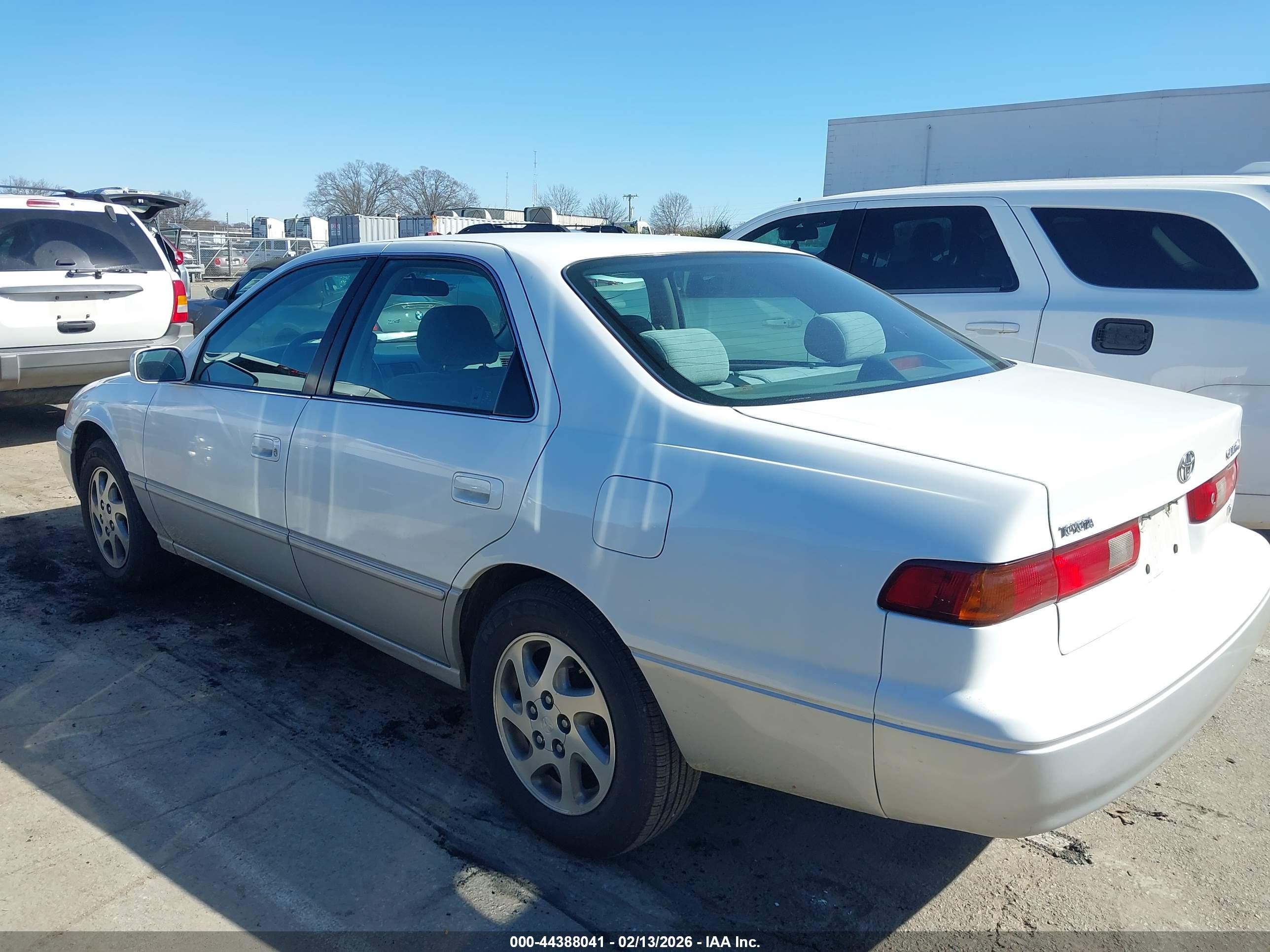 1998 Toyota Camry Ce/le/xle White vin: 4T1BF28K6WU073296