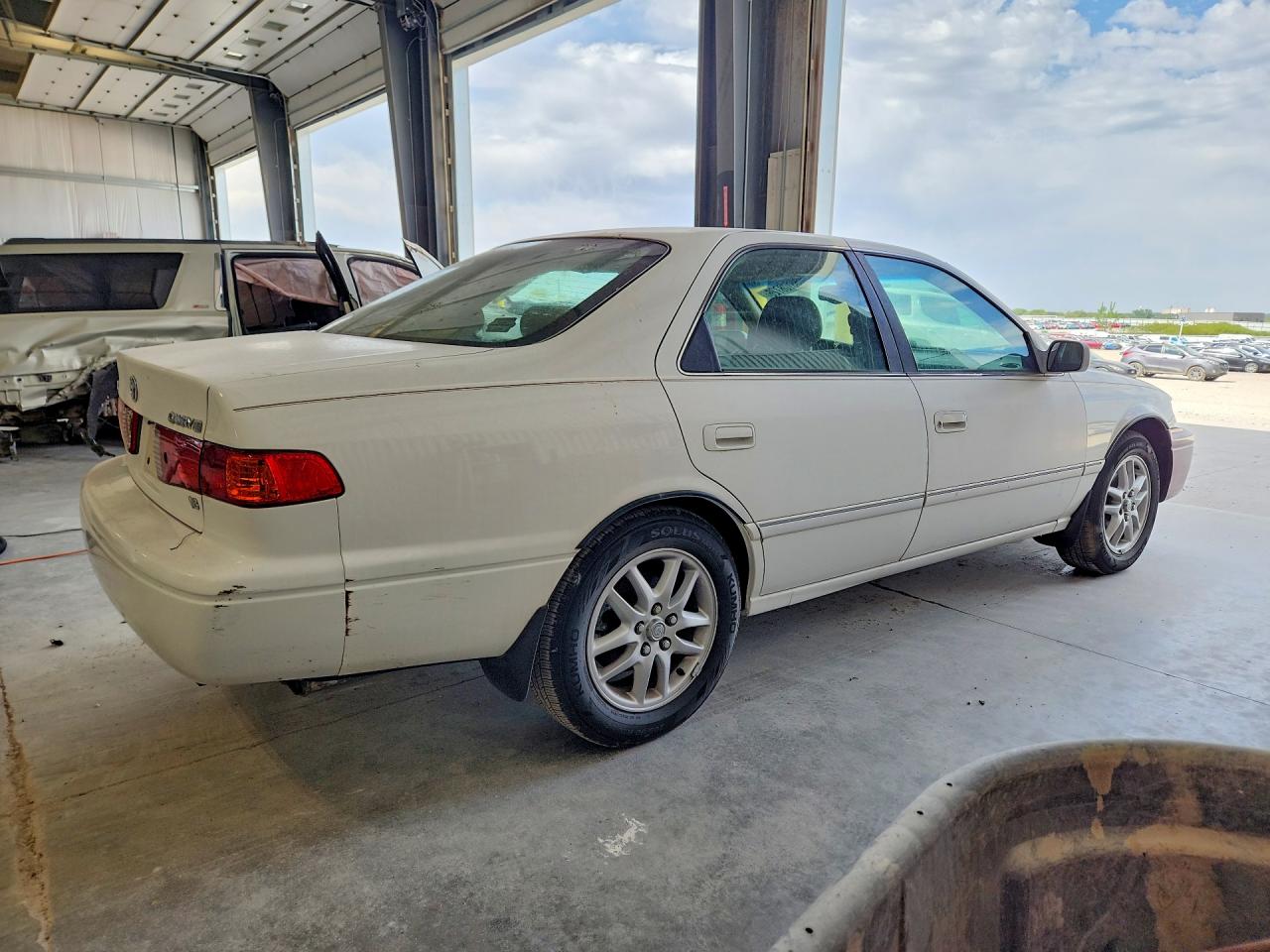 2001 Toyota Camry Xle V6 Two Tone vin: 4T1BF28K71U970586