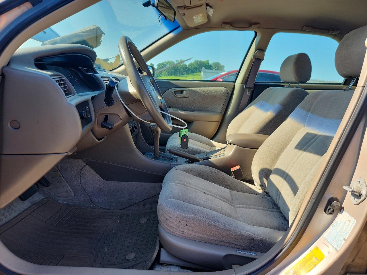 2001 Toyota Camry Le Tan vin: 4T1BF28K81U128808