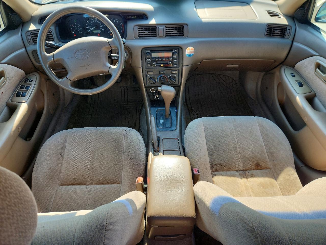 2001 Toyota Camry Le Tan vin: 4T1BF28K81U128808